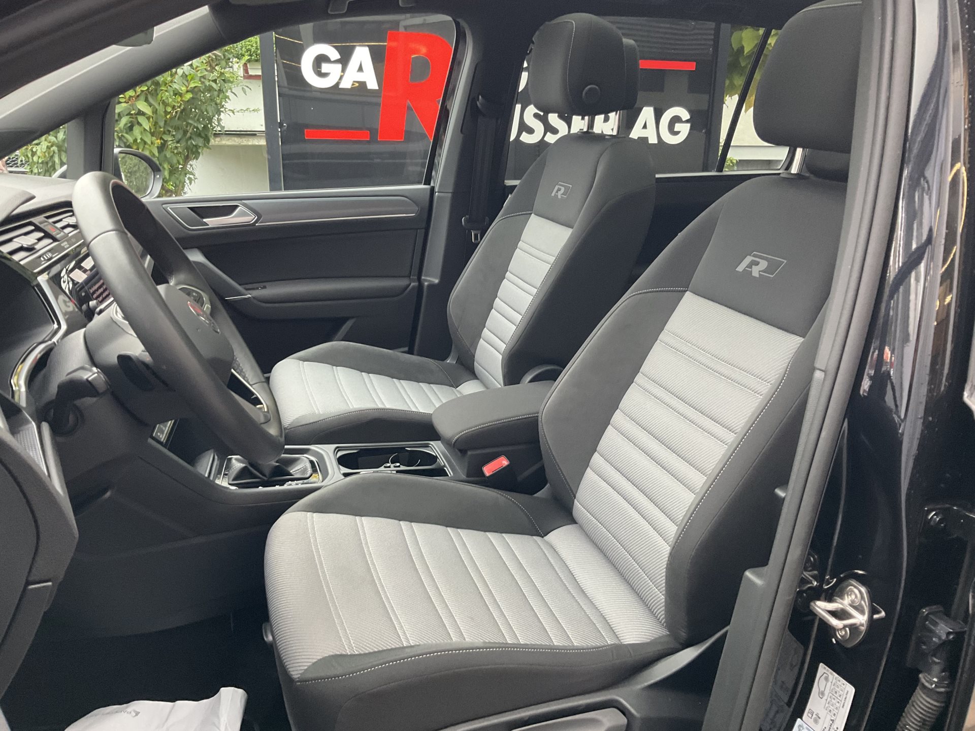 VW Touran 1.5 TSI DSG HIGHLINE R-LINE *** PANORAMAGLASDACH ***-image-7