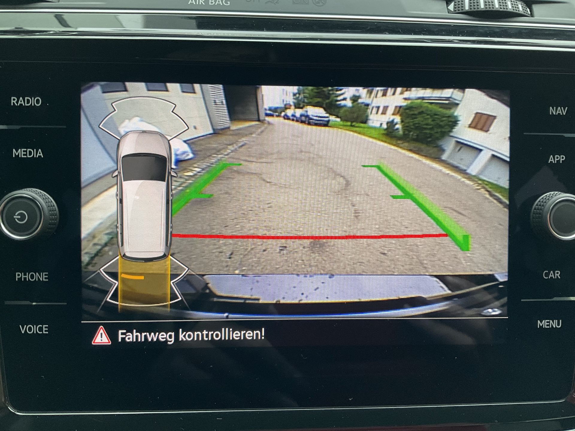 VW Touran 1.5 TSI DSG HIGHLINE R-LINE *** PANORAMAGLASDACH ***-image-18