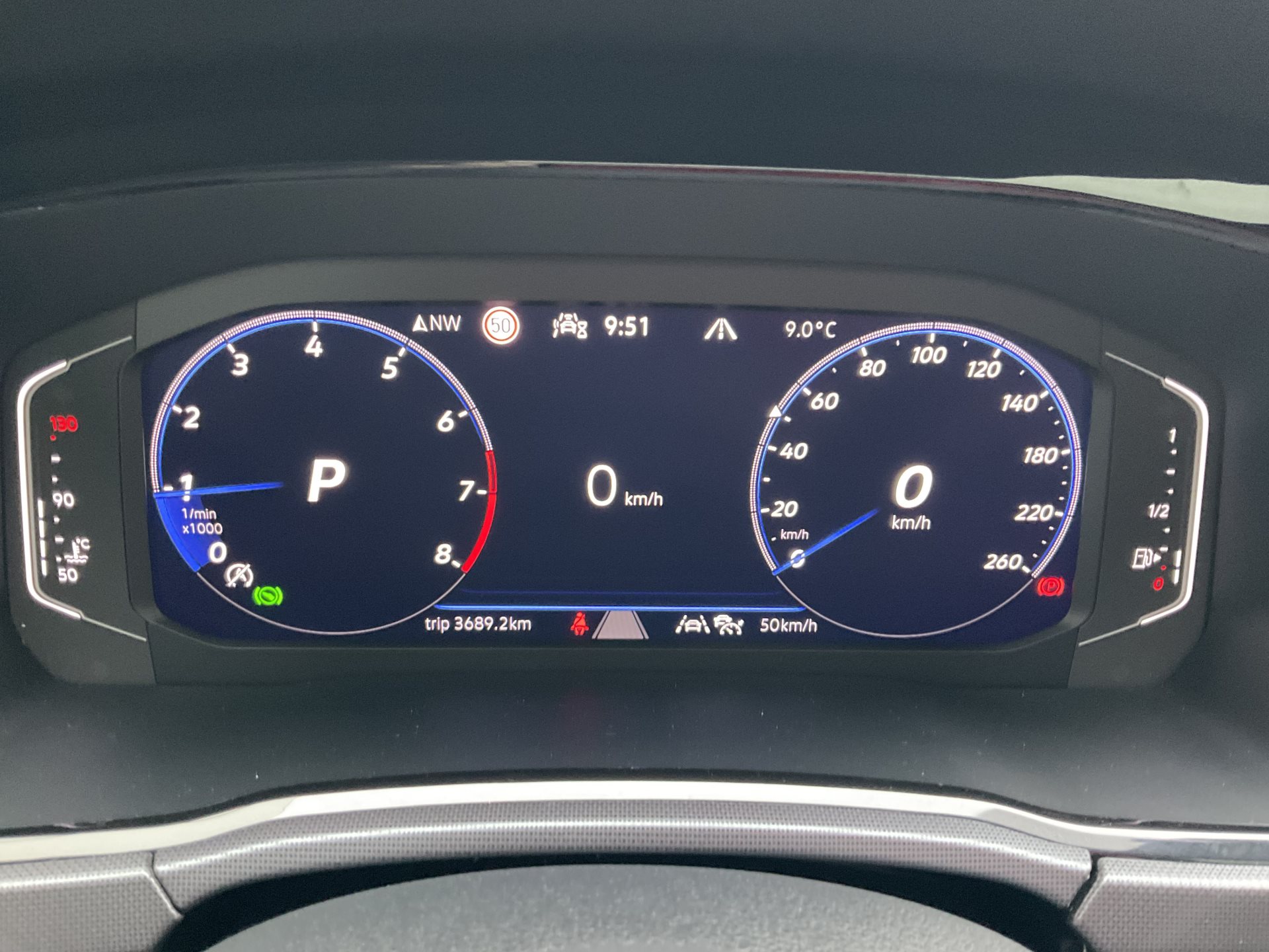 VW Touran 1.5 TSI DSG HIGHLINE R-LINE *** PANORAMAGLASDACH ***-image-13