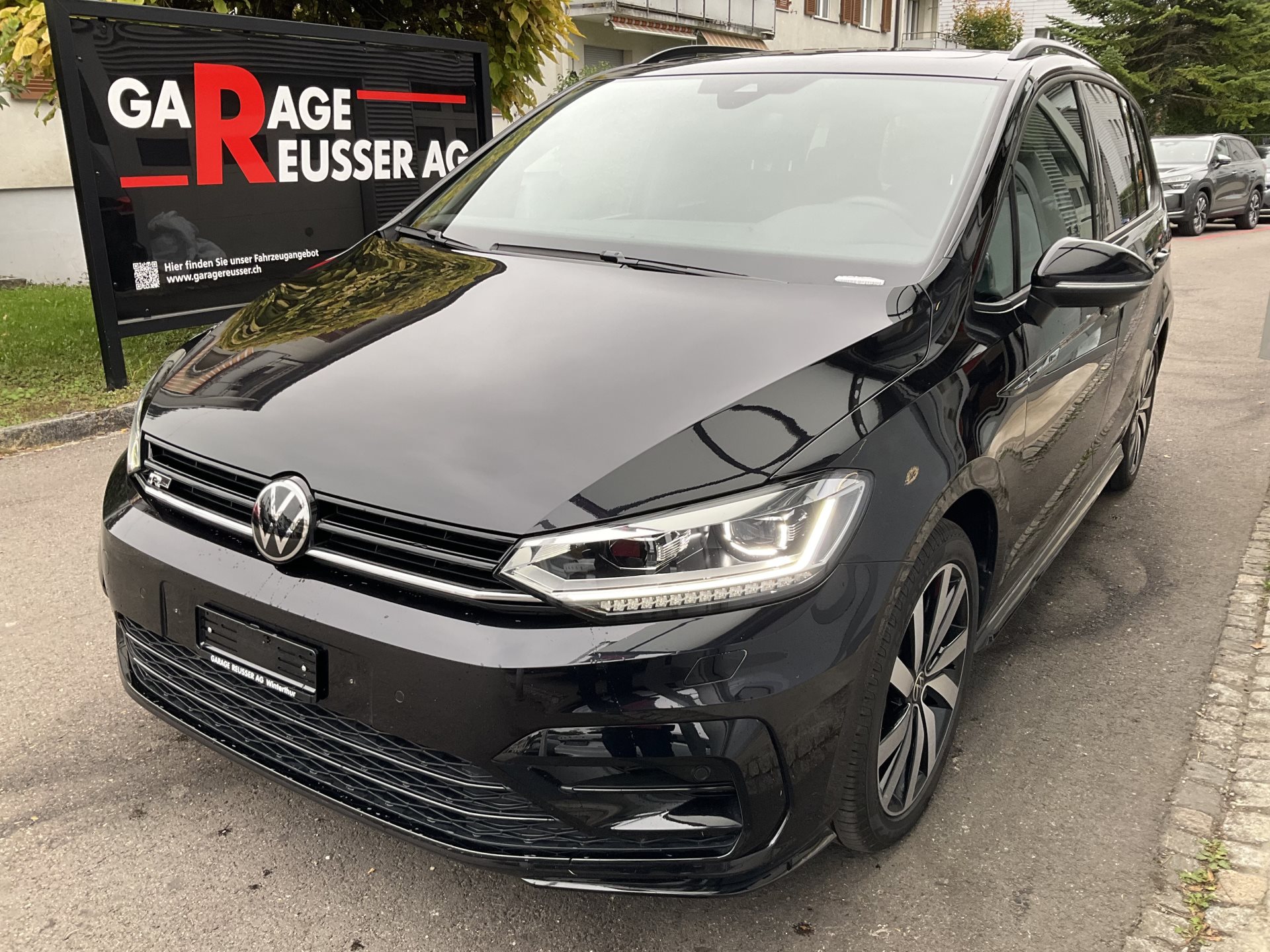 VW Touran 1.5 TSI DSG HIGHLINE R-LINE *** PANORAMAGLASDACH ***-image-0