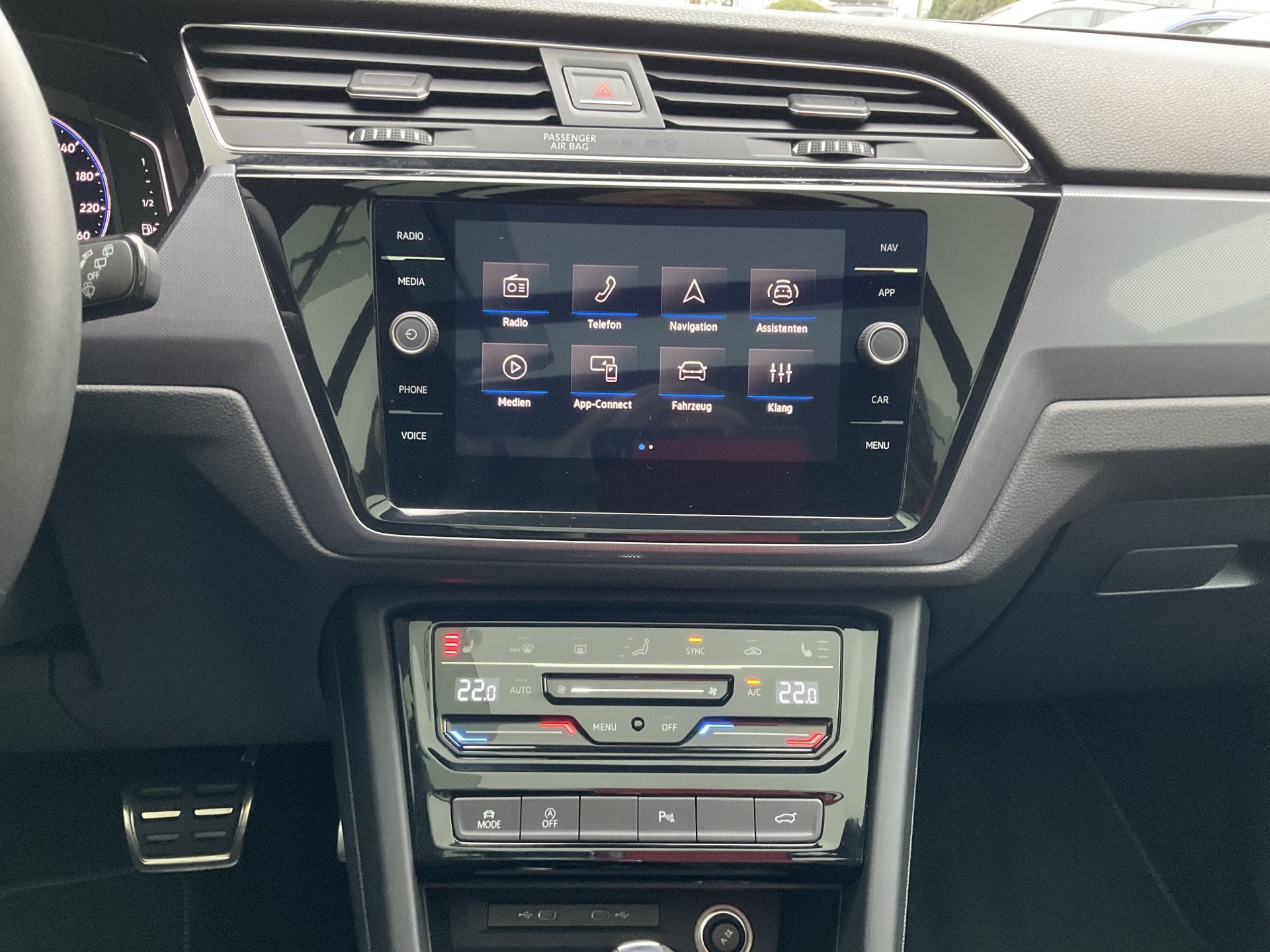 VW Touran 1.5 TSI DSG HIGHLINE R-LINE *** PANORAMAGLASDACH ***-image-11