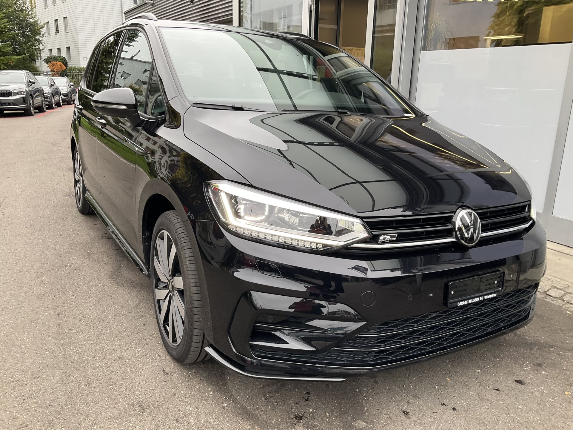 VW Touran 1.5 TSI DSG HIGHLINE R-LINE *** PANORAMAGLASDACH ***-image-2