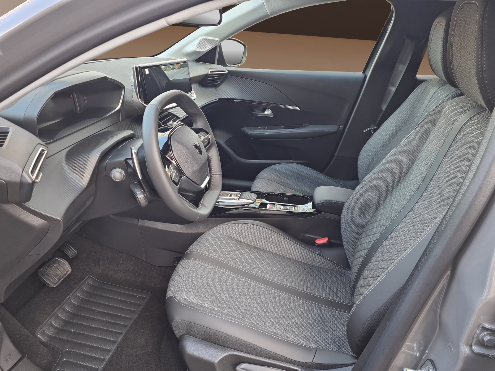 PEUGEOT 208 1.2 MHEV 110 Allure Premium-image-6