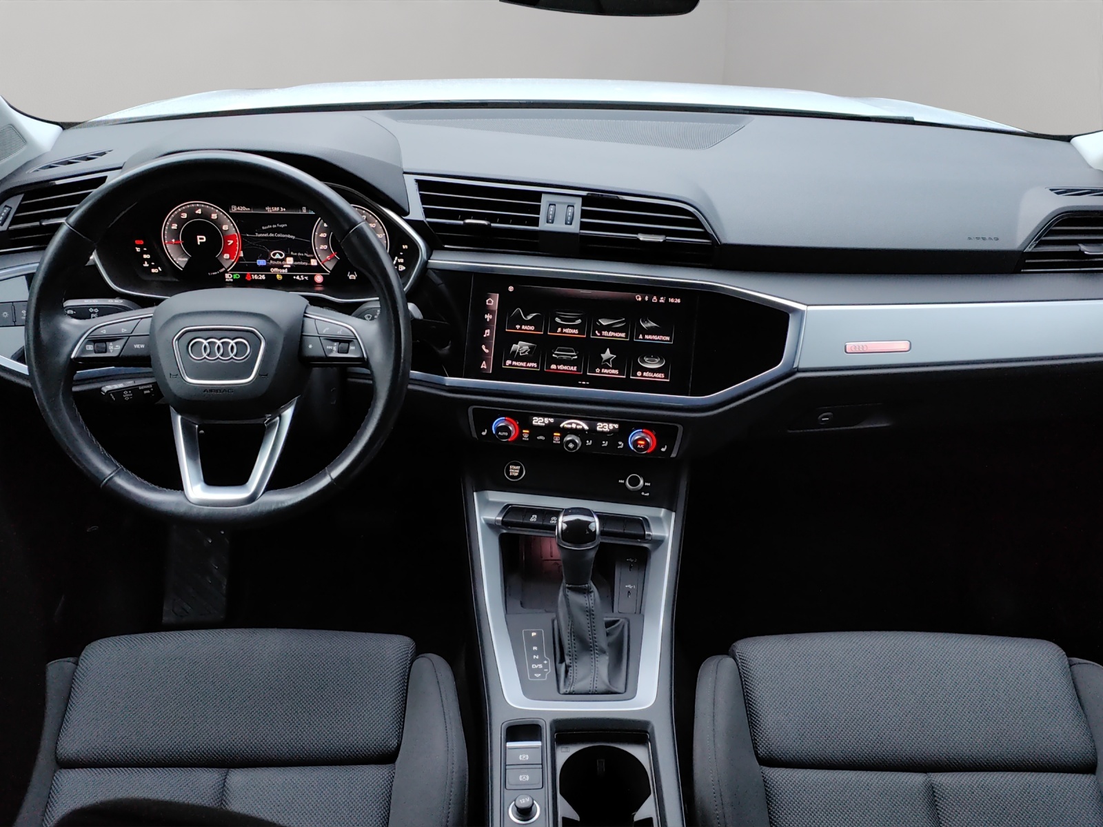 AUDI Q3 35 TFSI Attraction S-tronic-image-10