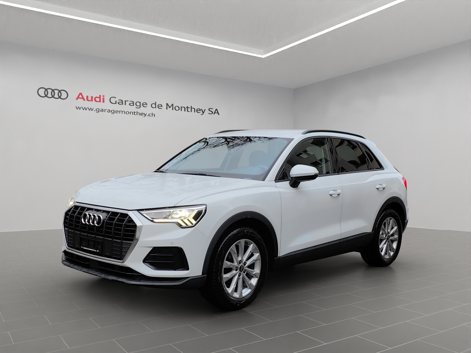 AUDI Q3 35 TFSI Attraction S-tronic-image-0
