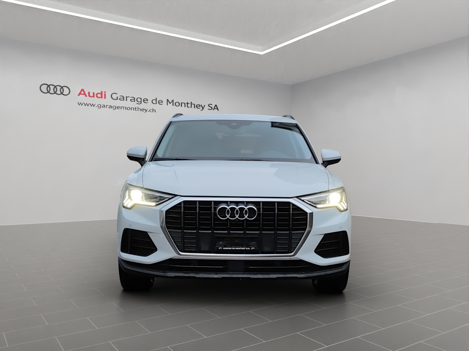 AUDI Q3 35 TFSI Attraction S-tronic-image-1