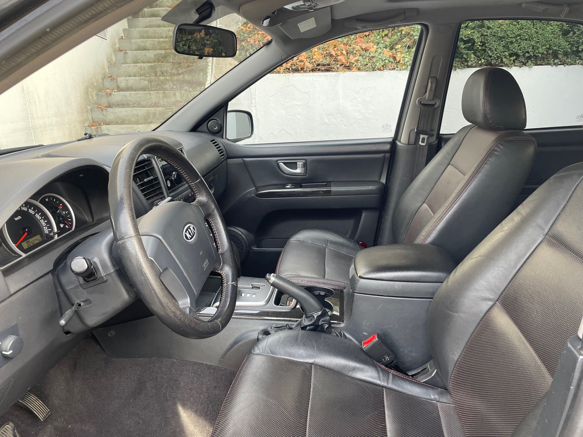 KIA Sorento 3.3 V6 Style, 4X4, 248 PS, 5 St.-Aut., *Klima-Aut.*, Leder, Sitzh., (PDC) Park Distance, DAB+ Radio, AHK 3'500 Kg-image-8