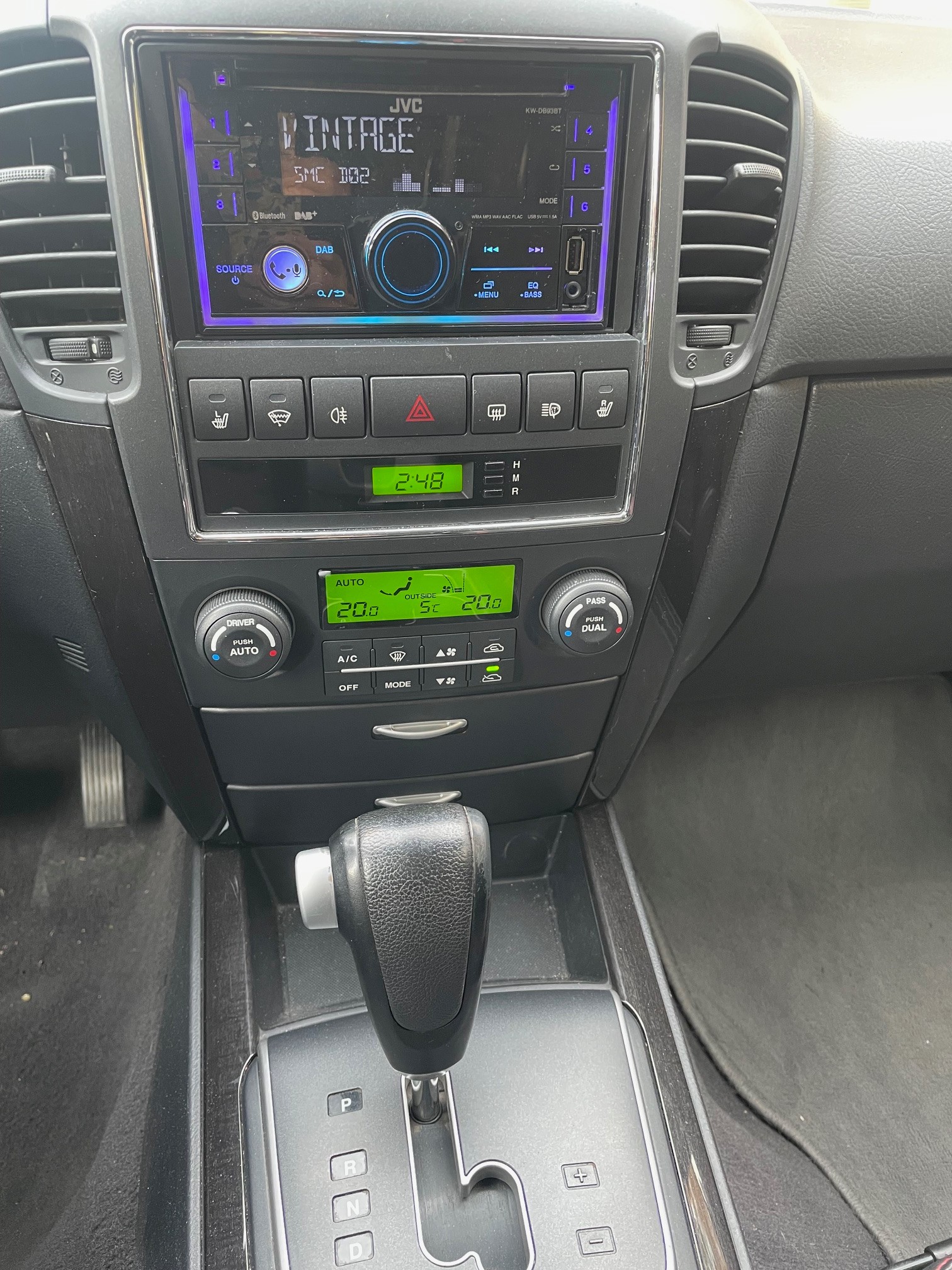 KIA Sorento 3.3 V6 Style, 4X4, 248 PS, 5 St.-Aut., *Klima-Aut.*, Leder, Sitzh., (PDC) Park Distance, DAB+ Radio, AHK 3'500 Kg-image-12