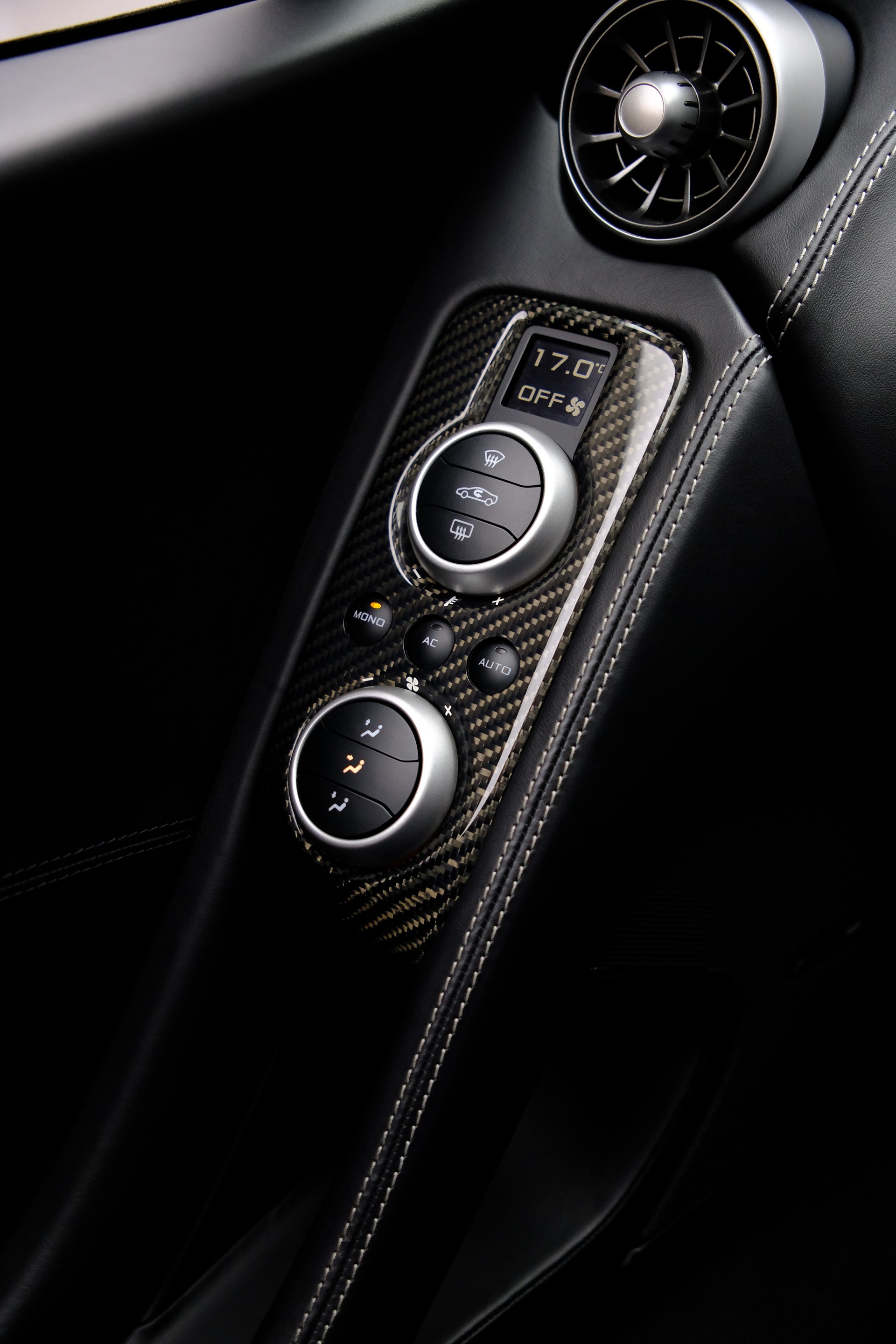 McLAREN MP4-12C Coupé 3.8 V8 SSG-image-27