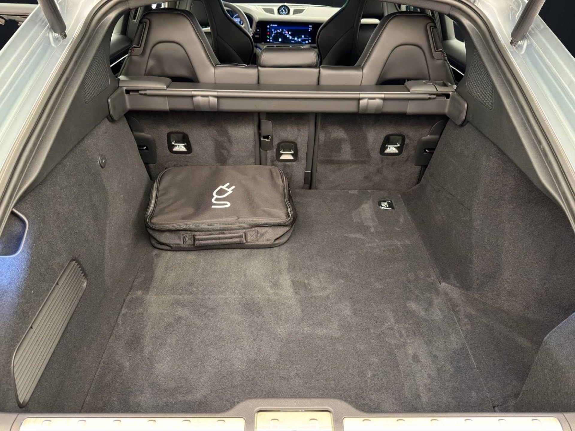 PORSCHE Panamera 4 E-Hybrid-image-20