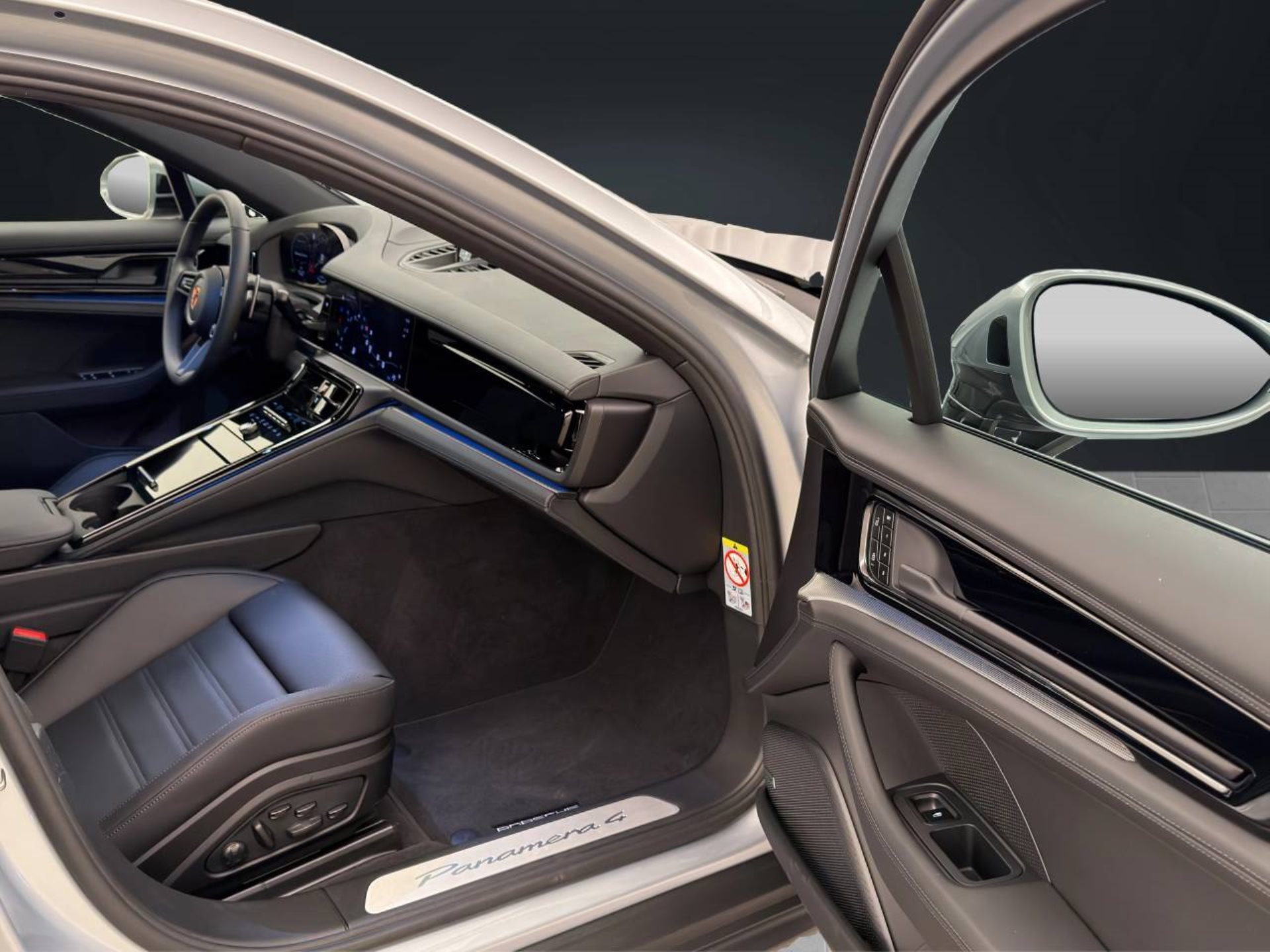 PORSCHE Panamera 4 E-Hybrid-image-18