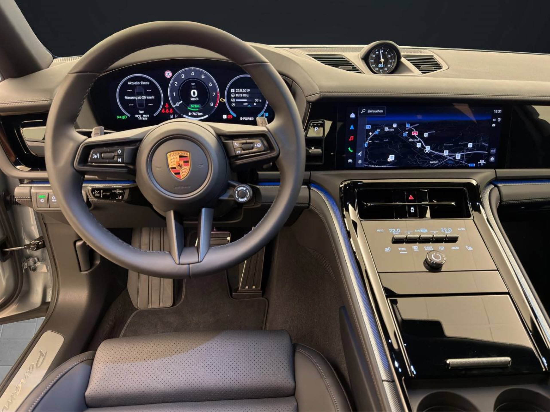 PORSCHE Panamera 4 E-Hybrid-image-13