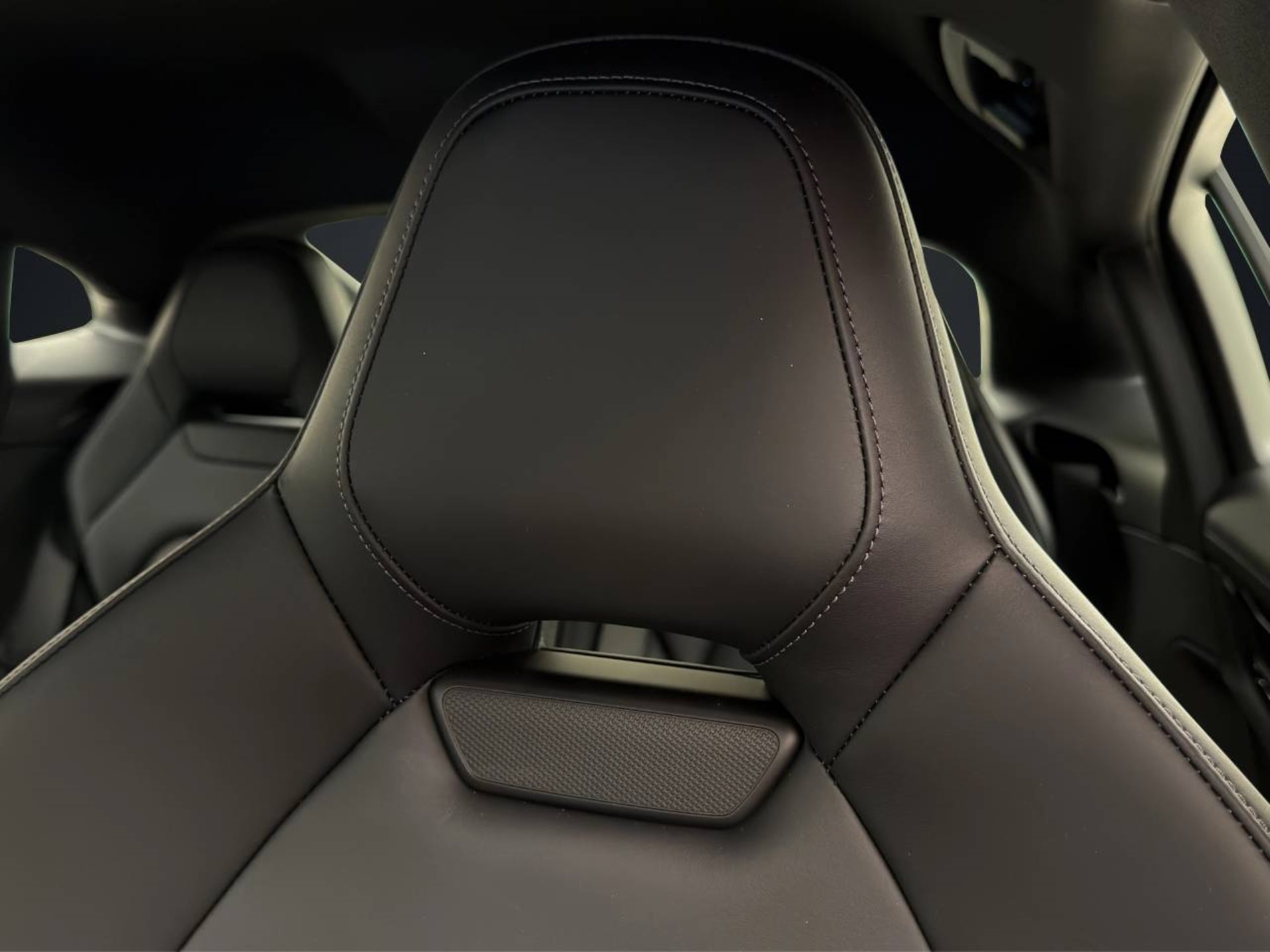 PORSCHE Panamera 4 E-Hybrid-image-23