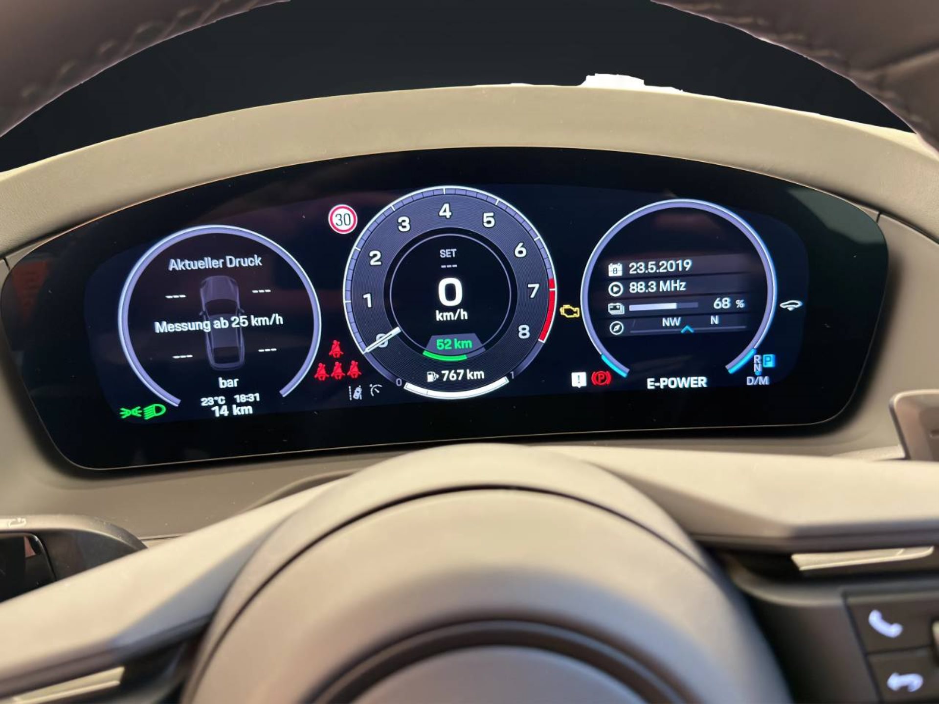 PORSCHE Panamera 4 E-Hybrid-image-14