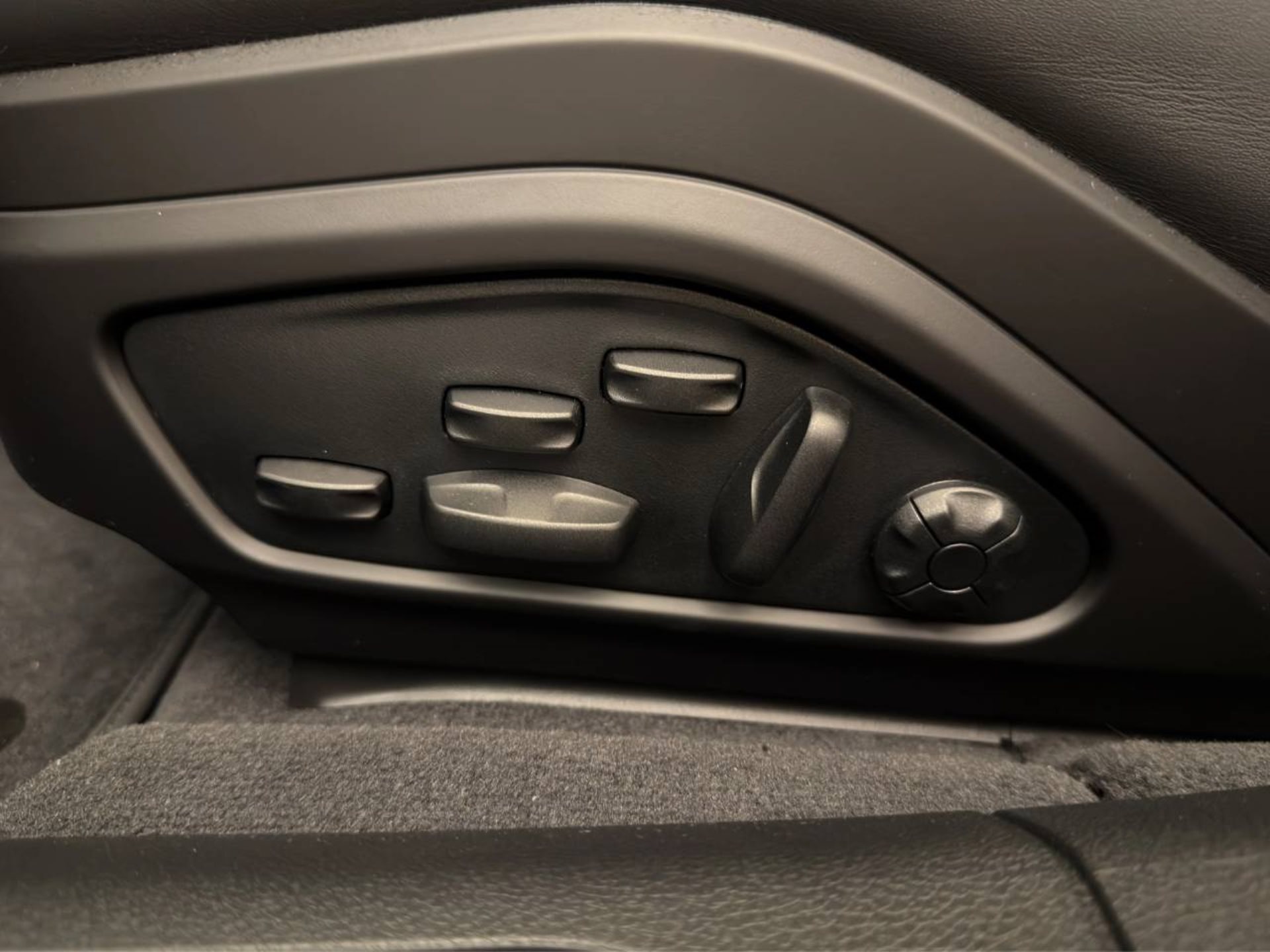 PORSCHE Panamera 4 E-Hybrid-image-25