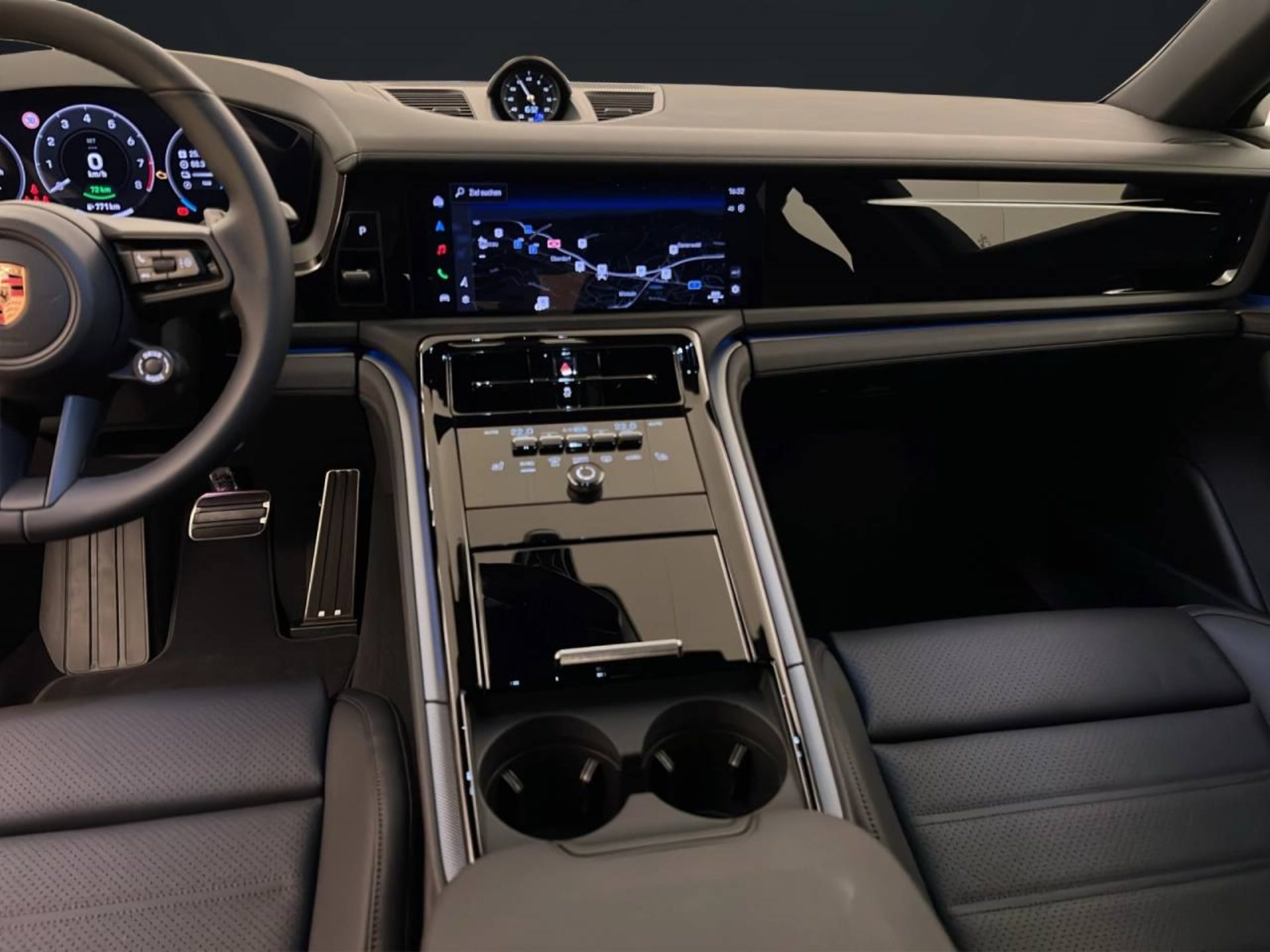 PORSCHE Panamera 4 E-Hybrid-image-14