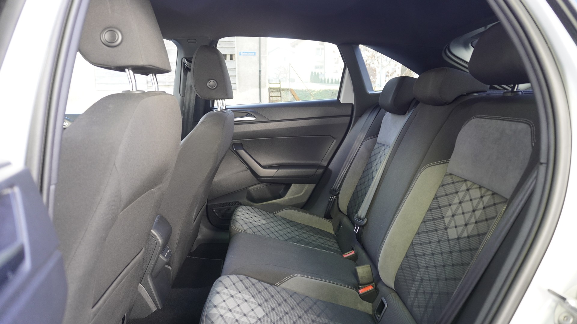 VW Taigo 1.5 TSI R-Line DSG-image-4