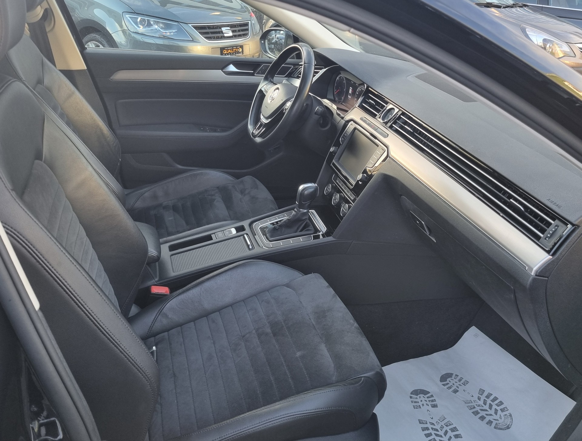 VW Passat 2.0 TDI R-Line DSG 190 PS Limousine-image-11