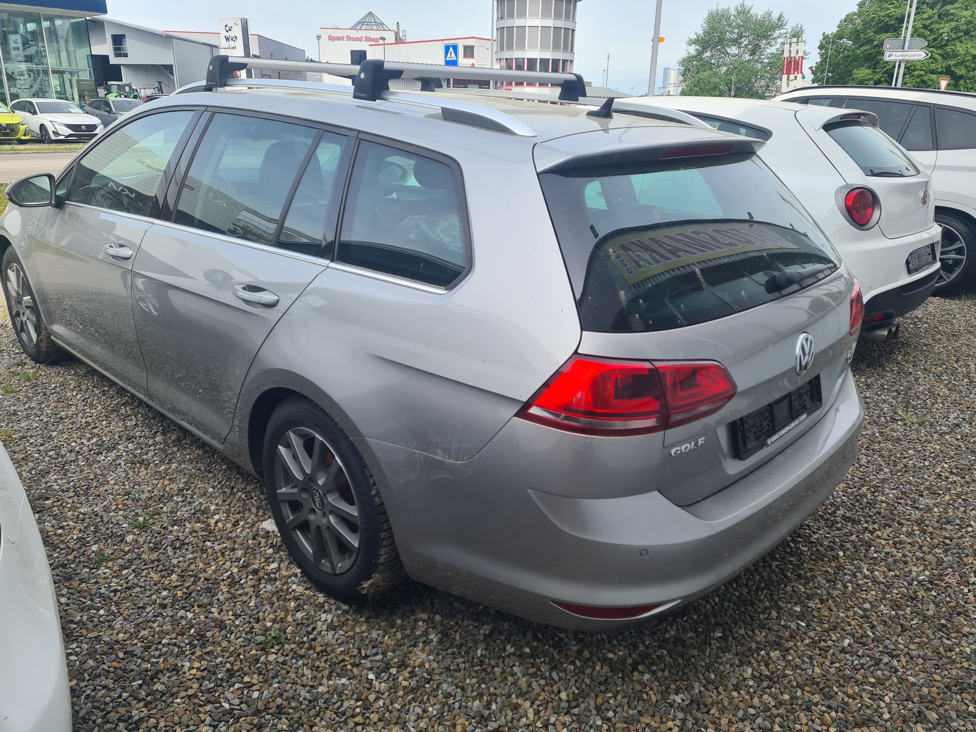 VW Golf Variant 2.0 TDI Highline DSG-image-2