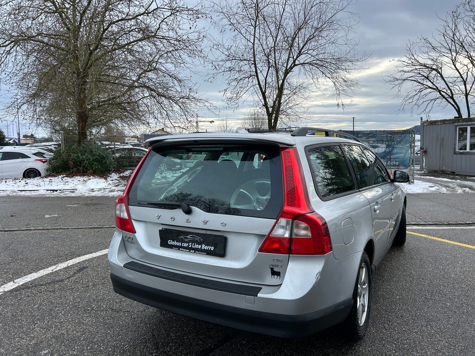 VOLVO V70 D5 AWD Momentum Geartronic-image-4