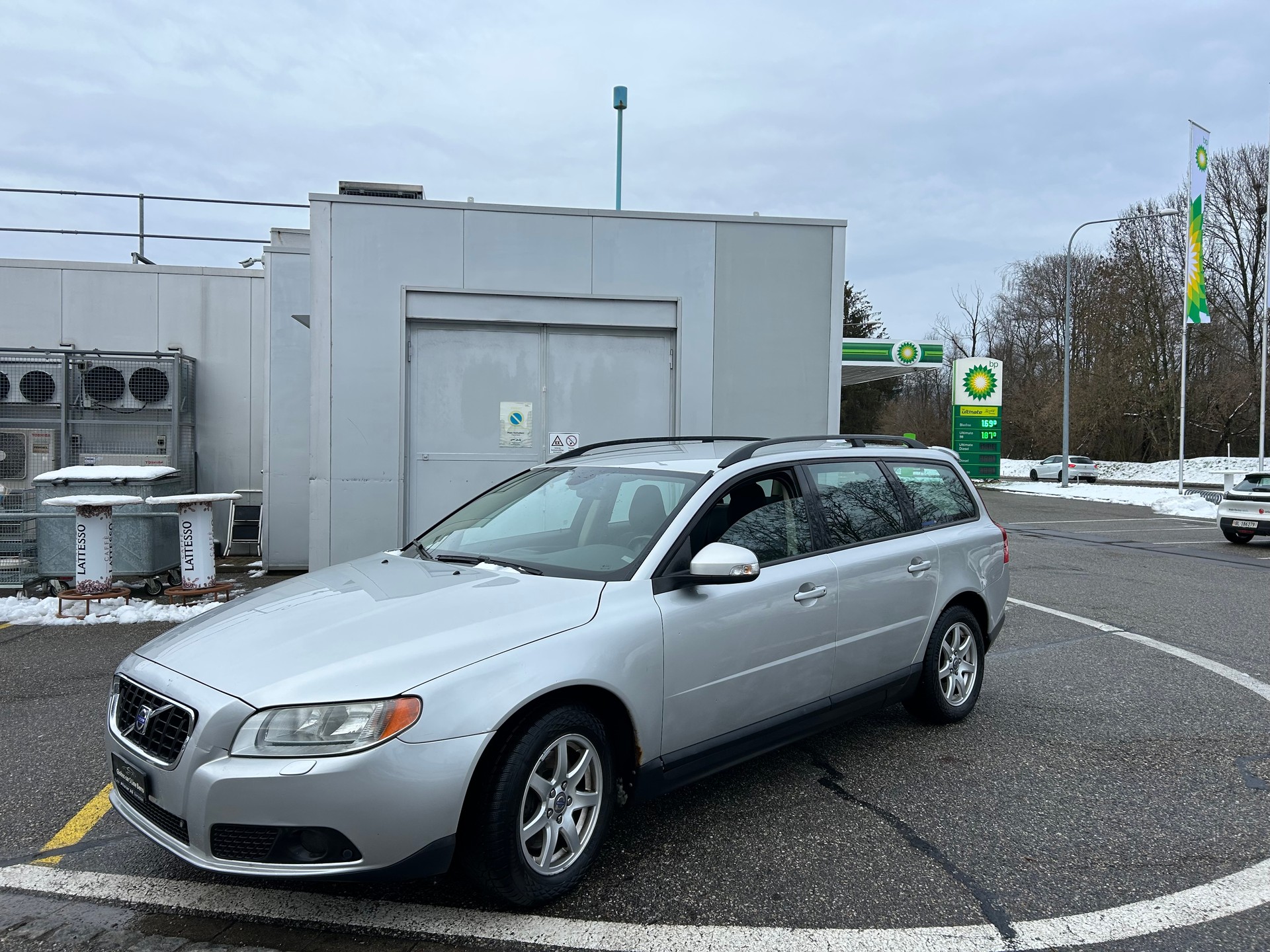 VOLVO V70 D5 AWD Momentum Geartronic-image-8