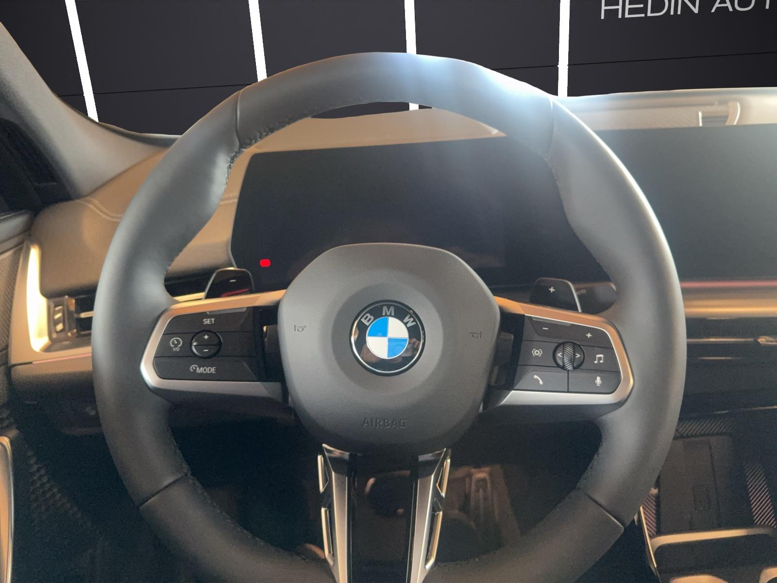 BMW X2 20d xDrive paddles-image-16