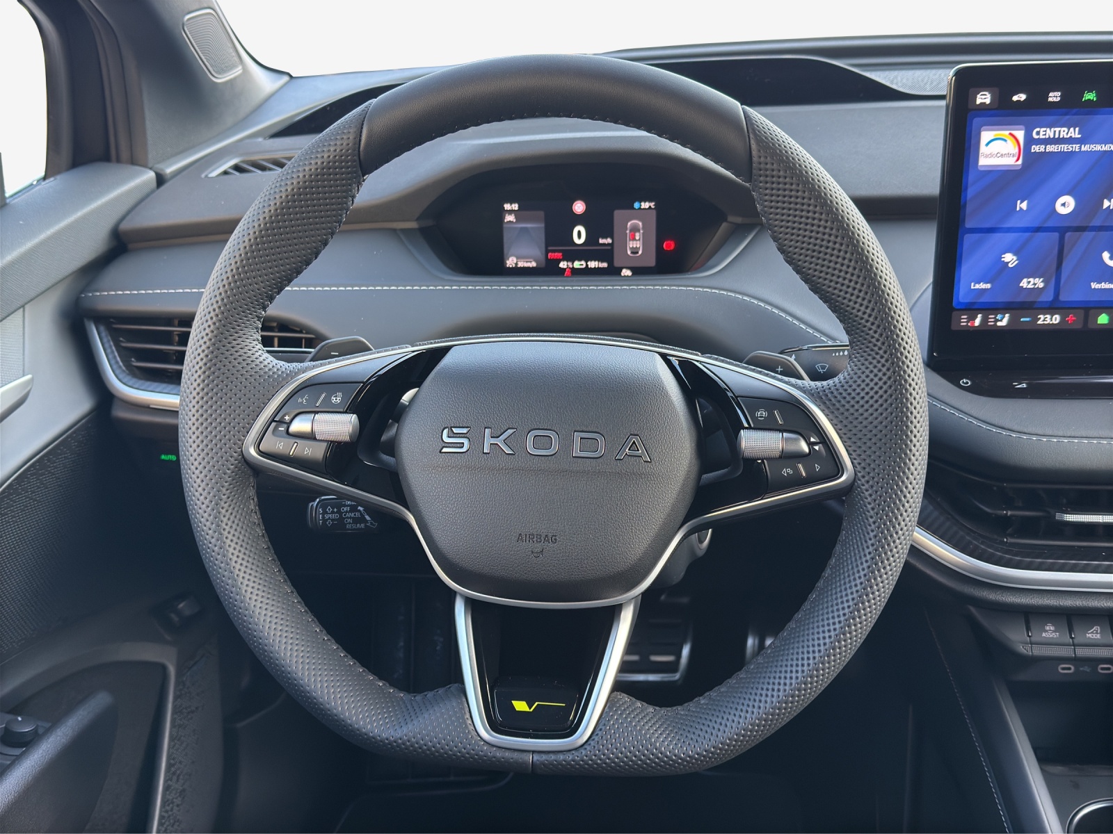 SKODA Enyaq 4x4 RS-image-9