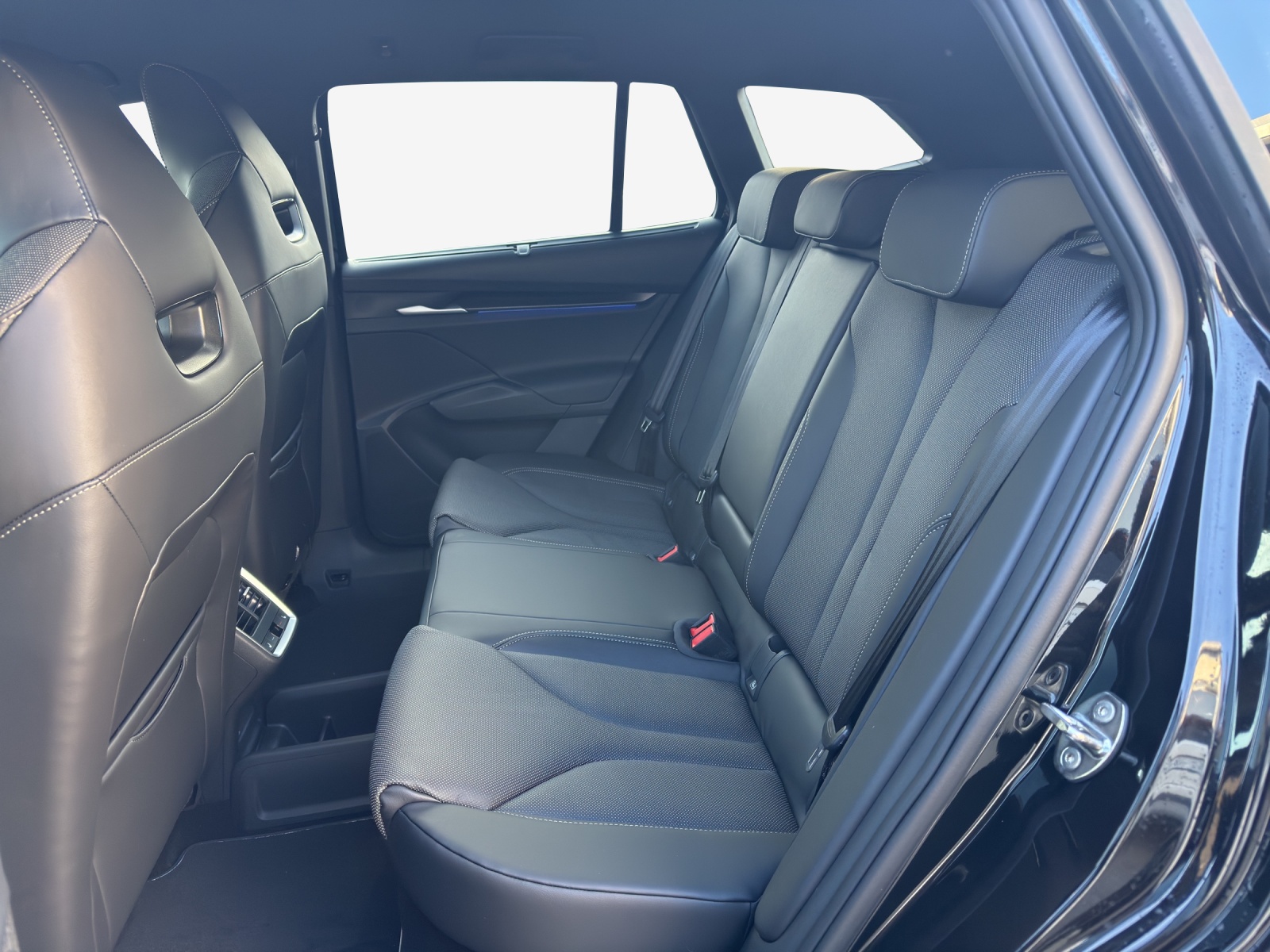 SKODA Enyaq 4x4 RS-image-11