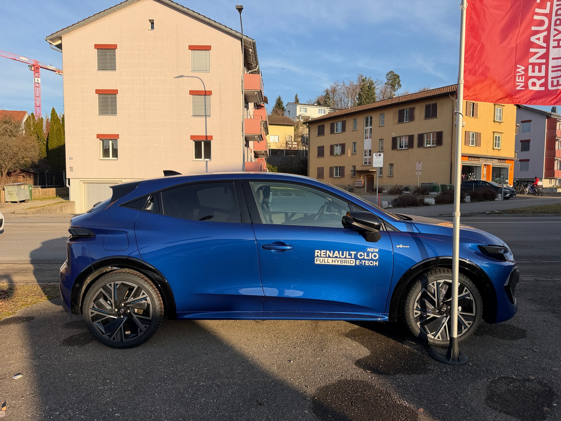 RENAULT Clio 1.8 E-Tech Esprit Alpine-showroom-element-3