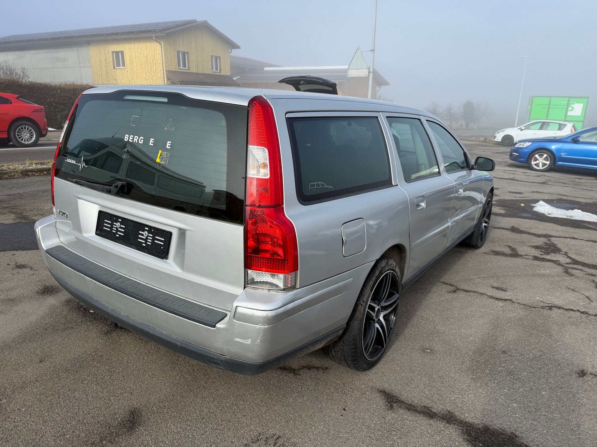 VOLVO V70 D5 AWD Momentum-image-6