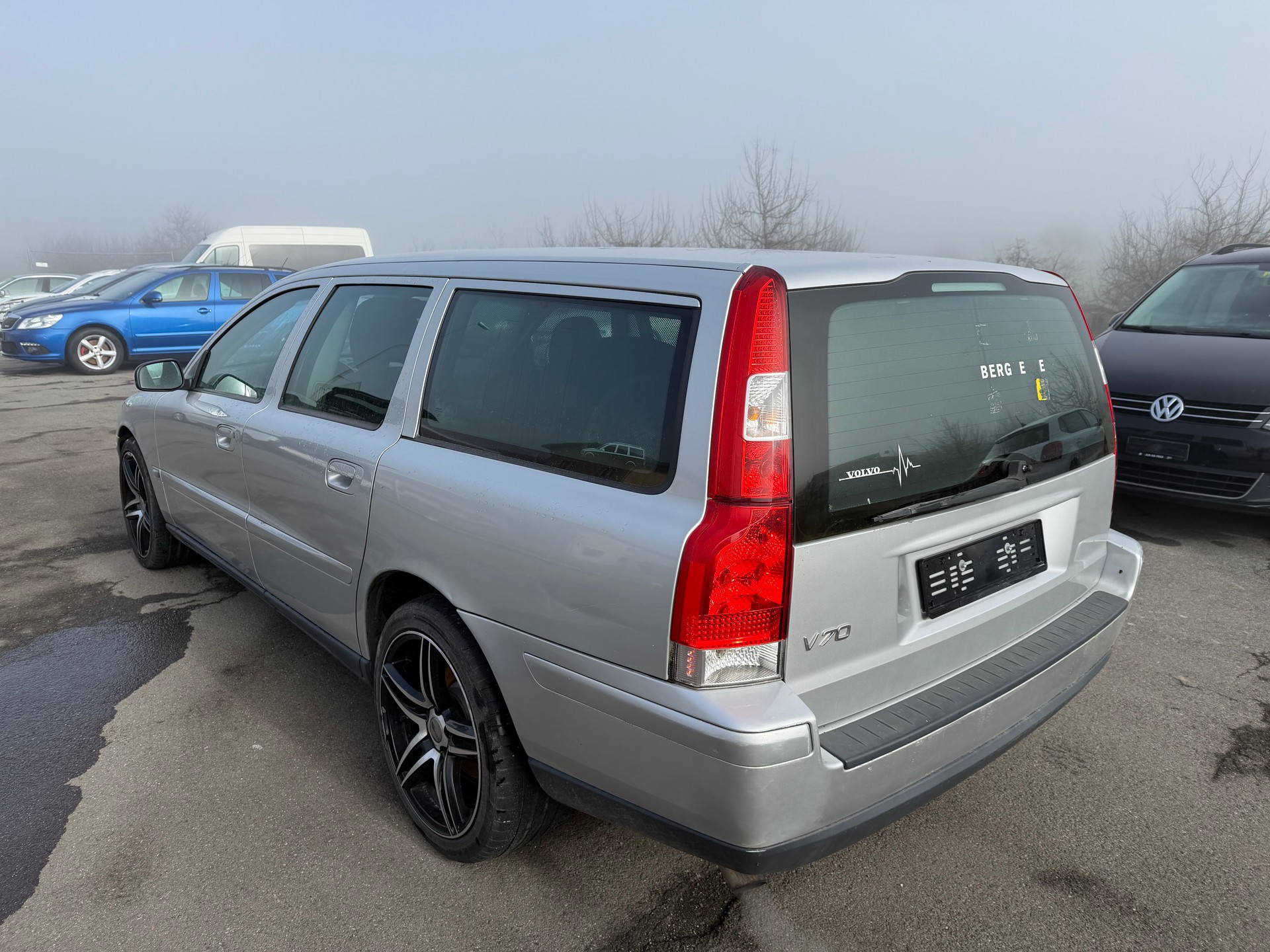 VOLVO V70 D5 AWD Momentum-image-5