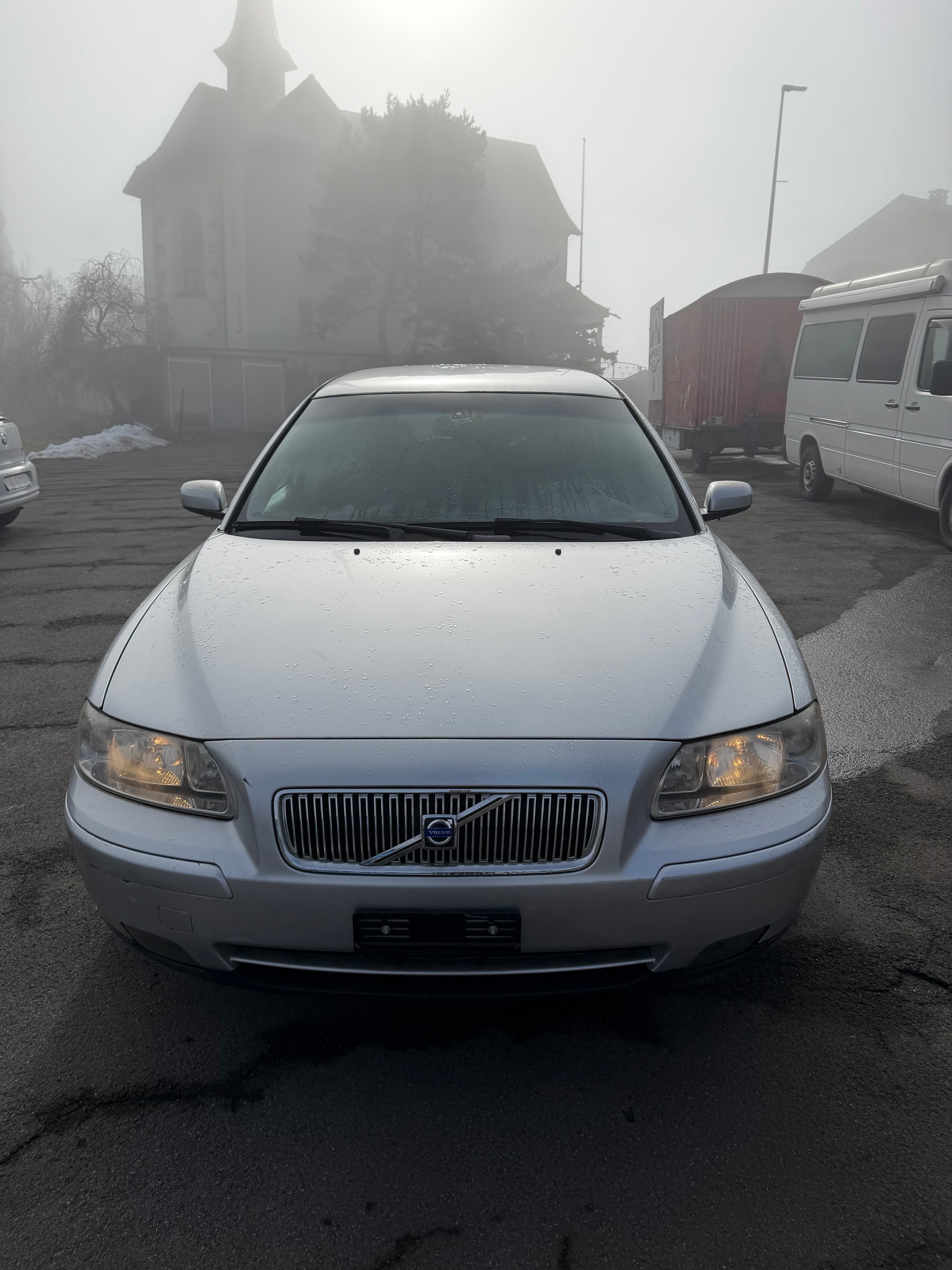 VOLVO V70 D5 AWD Momentum-image-2