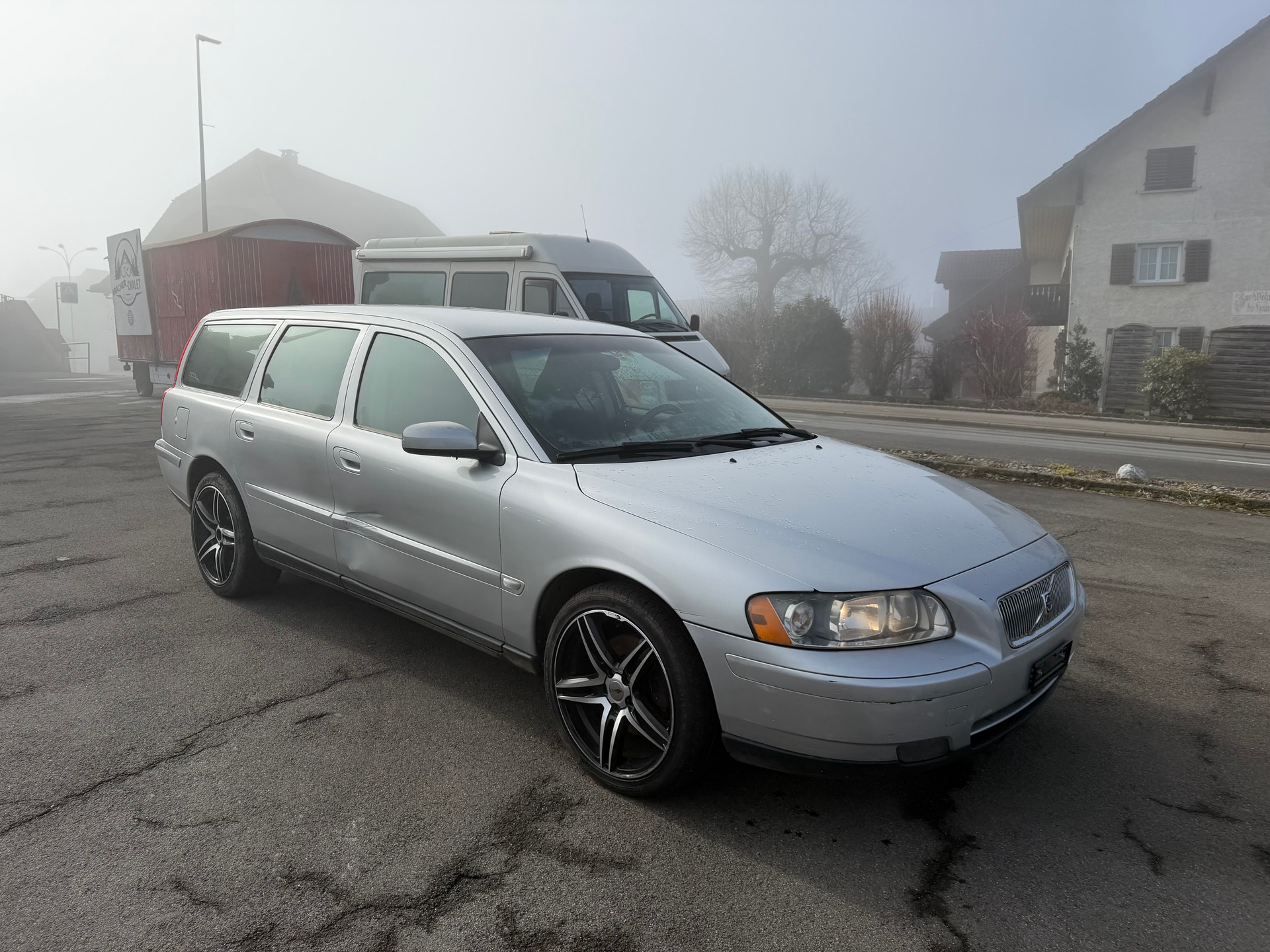 VOLVO V70 D5 AWD Momentum