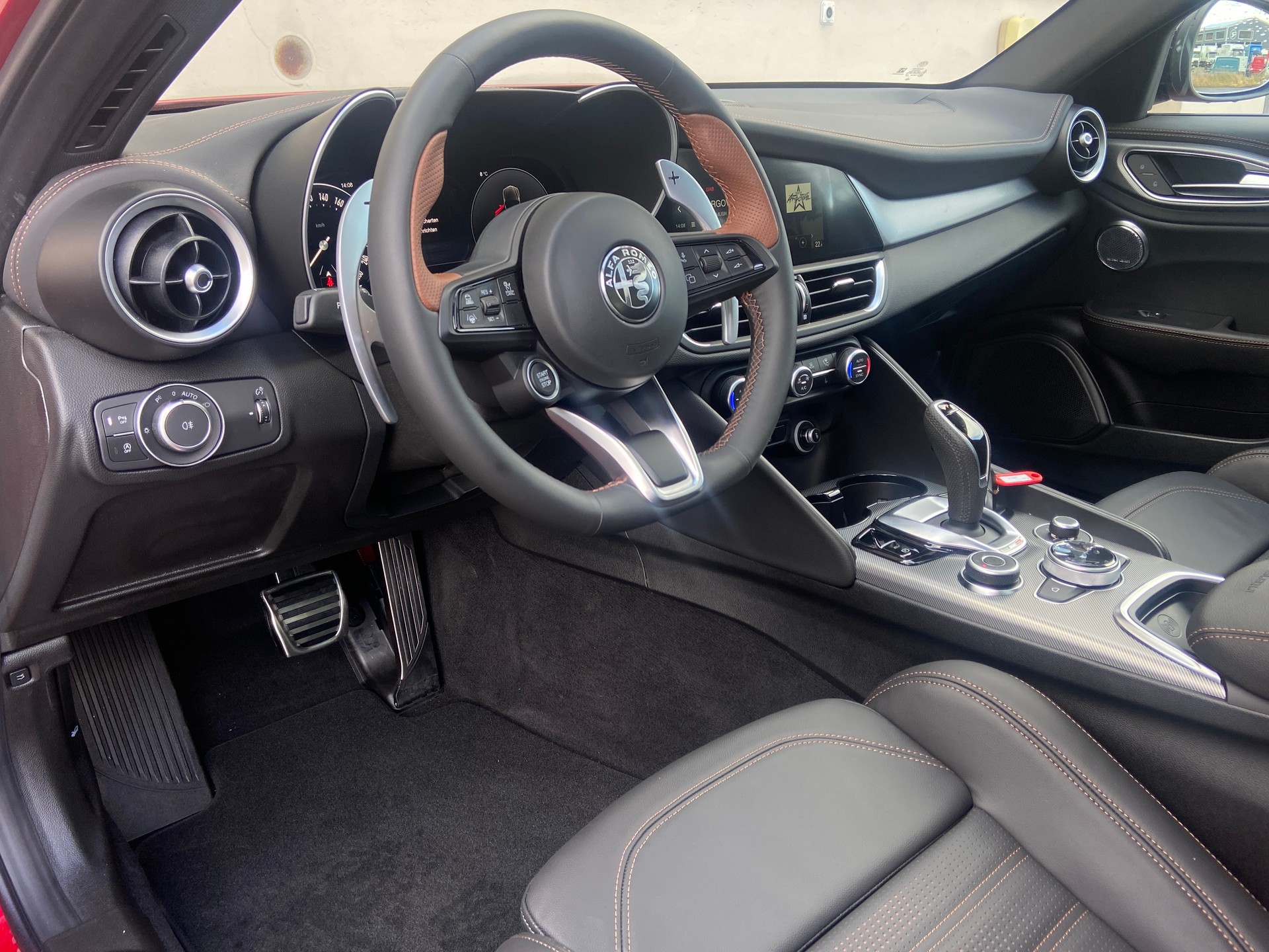 ALFA ROMEO Giulia 2.0 Intensa Sky Q4 AT8-image-6