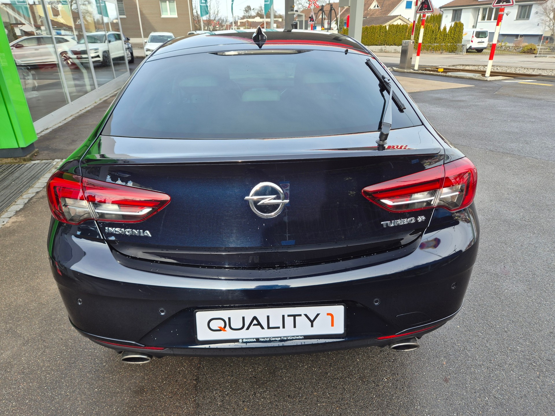 OPEL Insignia 2.0 T Grand Sport Excellence 4WD 300 PS Automat.-image-4