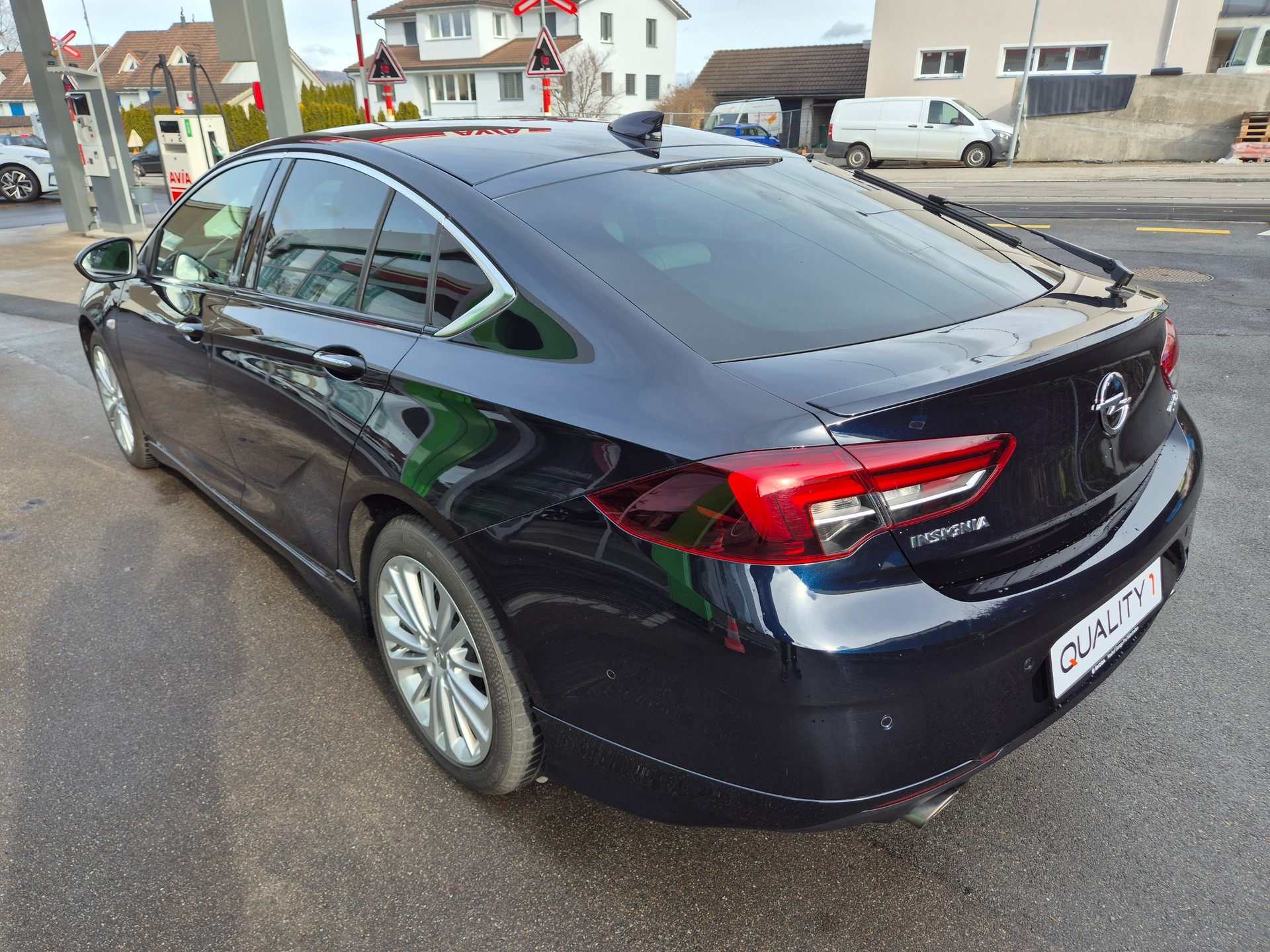 OPEL Insignia 2.0 T Grand Sport Excellence 4WD 300 PS Automat.-image-3