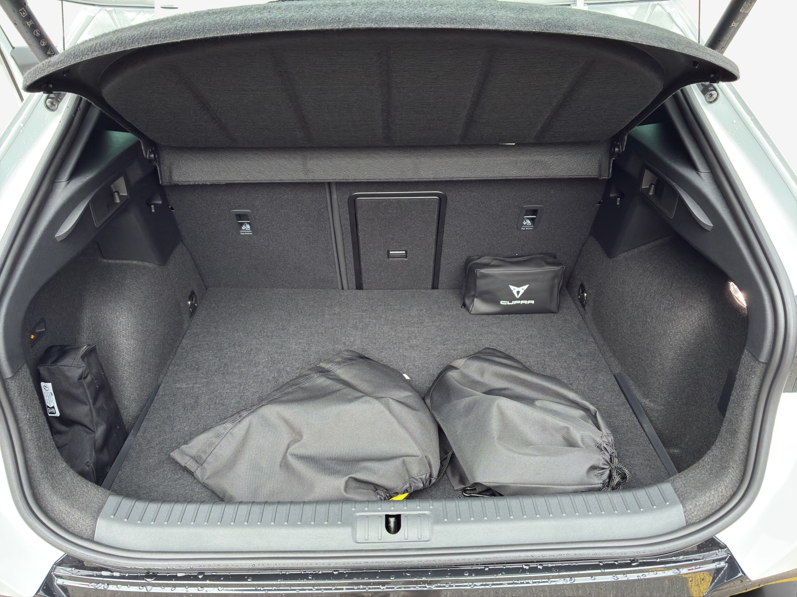 CUPRA Formentor 1.5 e-HYBRID pHEV Prime Edition VZ DSG-image-12