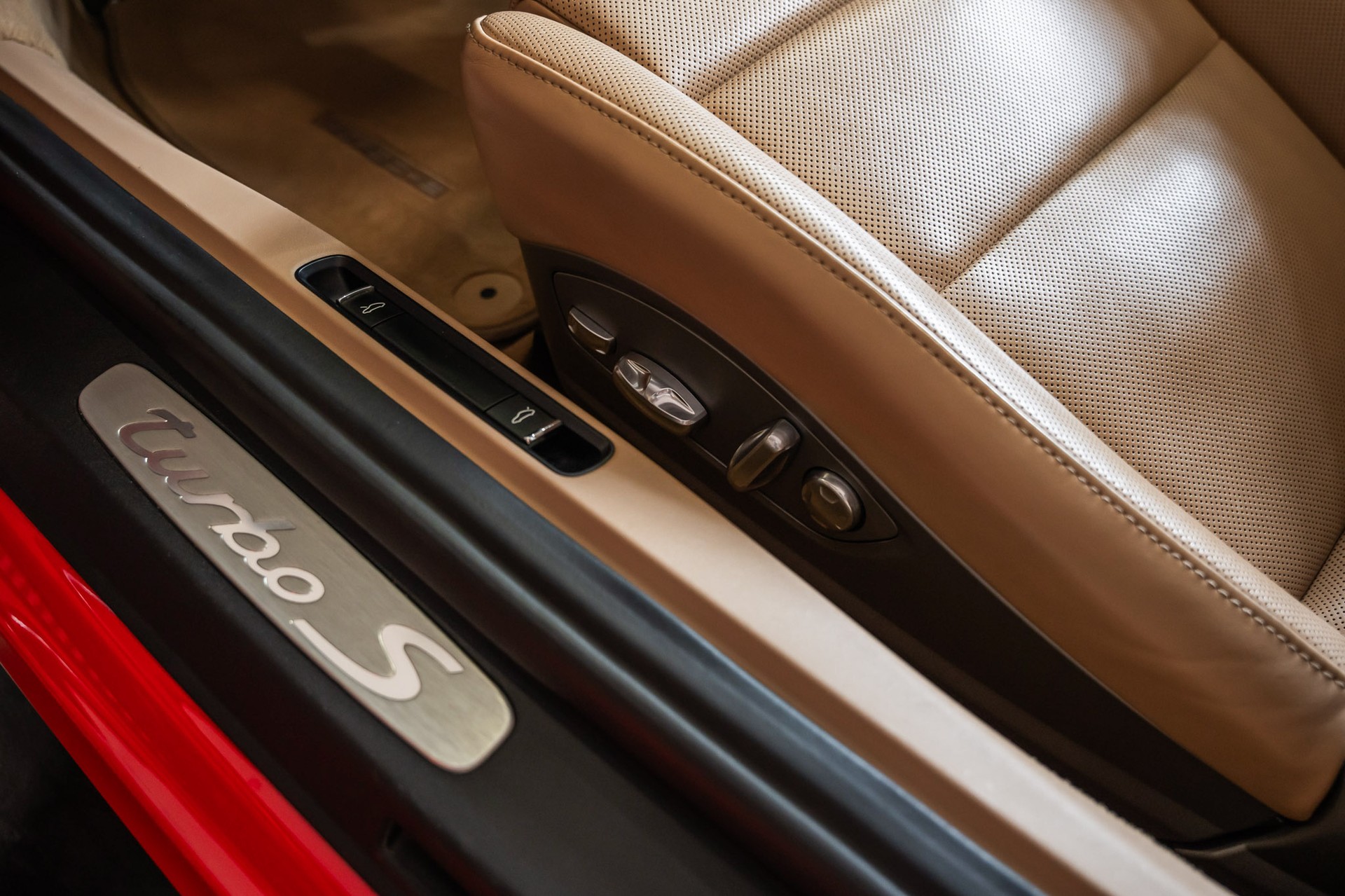 PORSCHE 911 Turbo S PDK-image-18