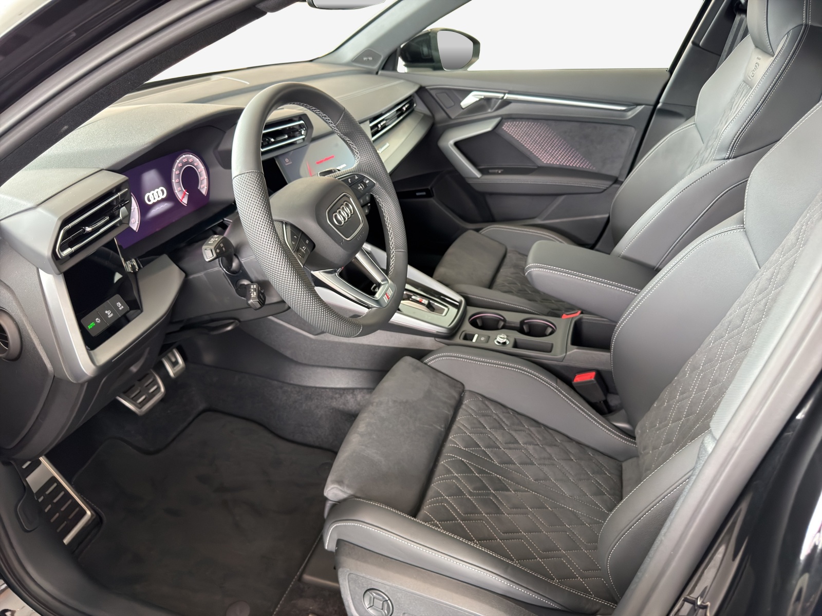 AUDI A3 Sportback TFSI 110 kW S line S tronic-image-7