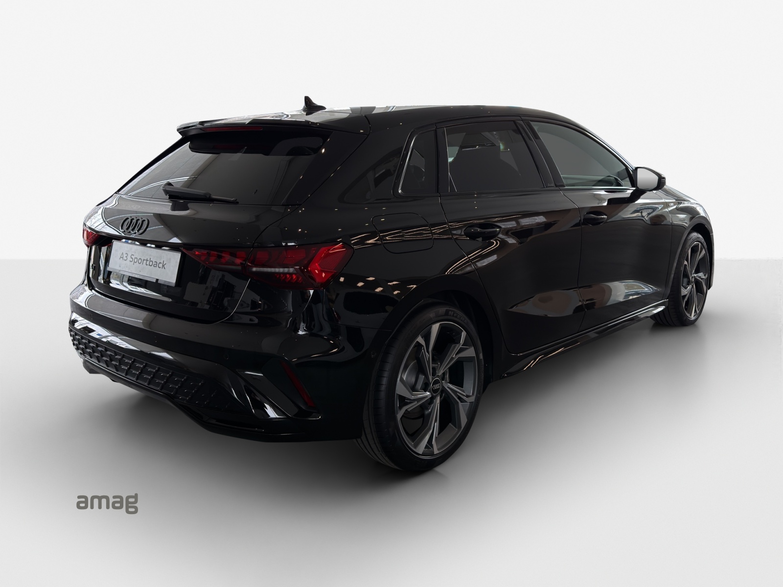 AUDI A3 Sportback TFSI 110 kW S line S tronic-image-4