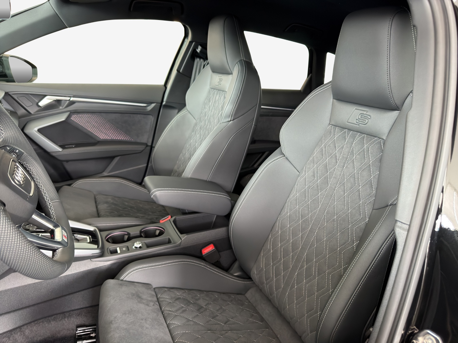 AUDI A3 Sportback TFSI 110 kW S line S tronic-image-13