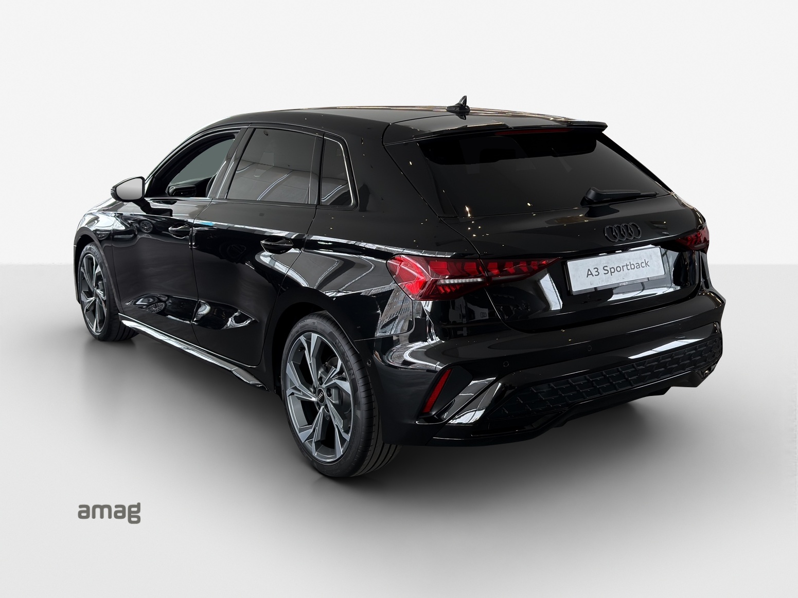 AUDI A3 Sportback TFSI 110 kW S line S tronic-image-2