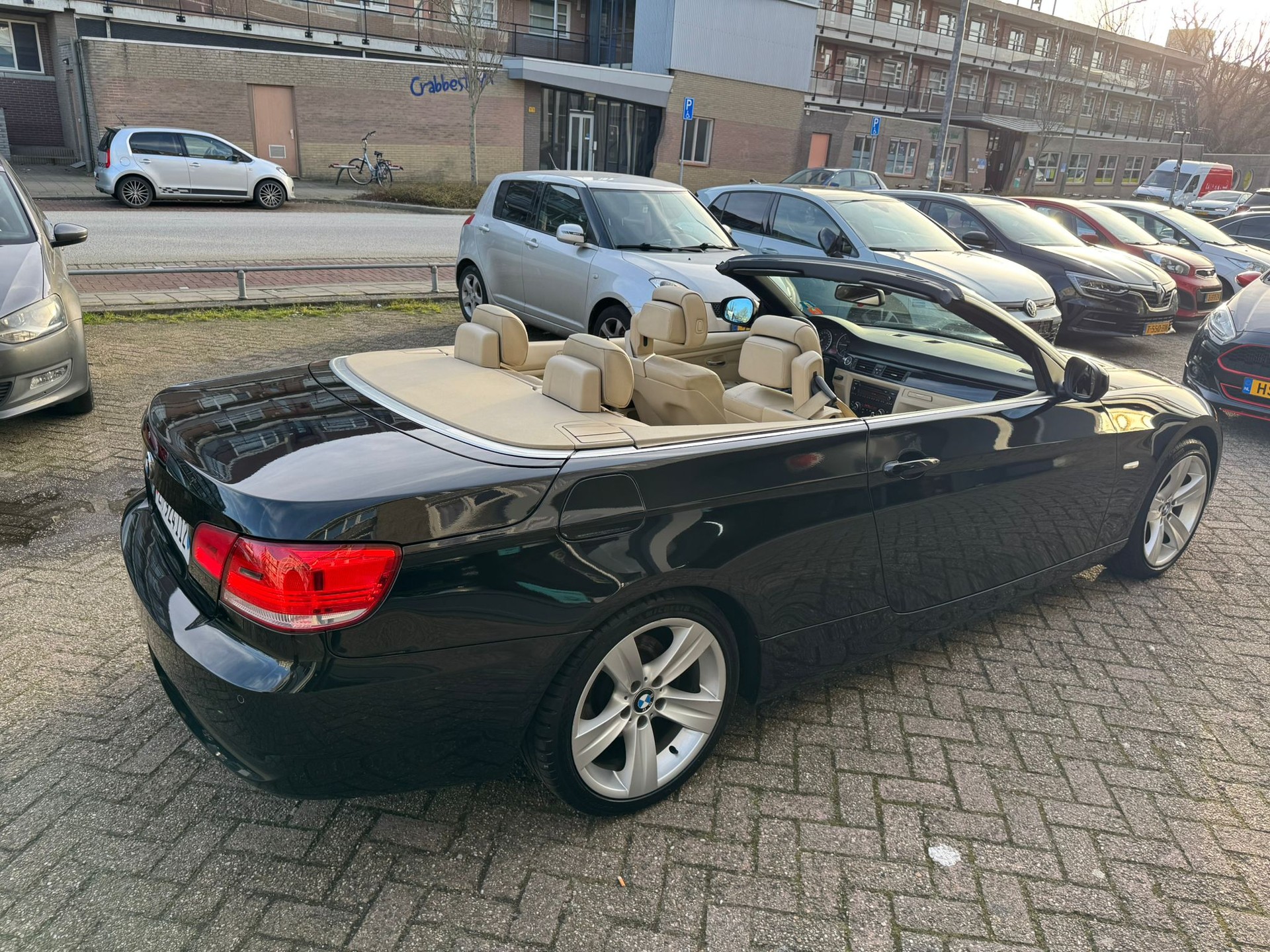 BMW 320-image-1