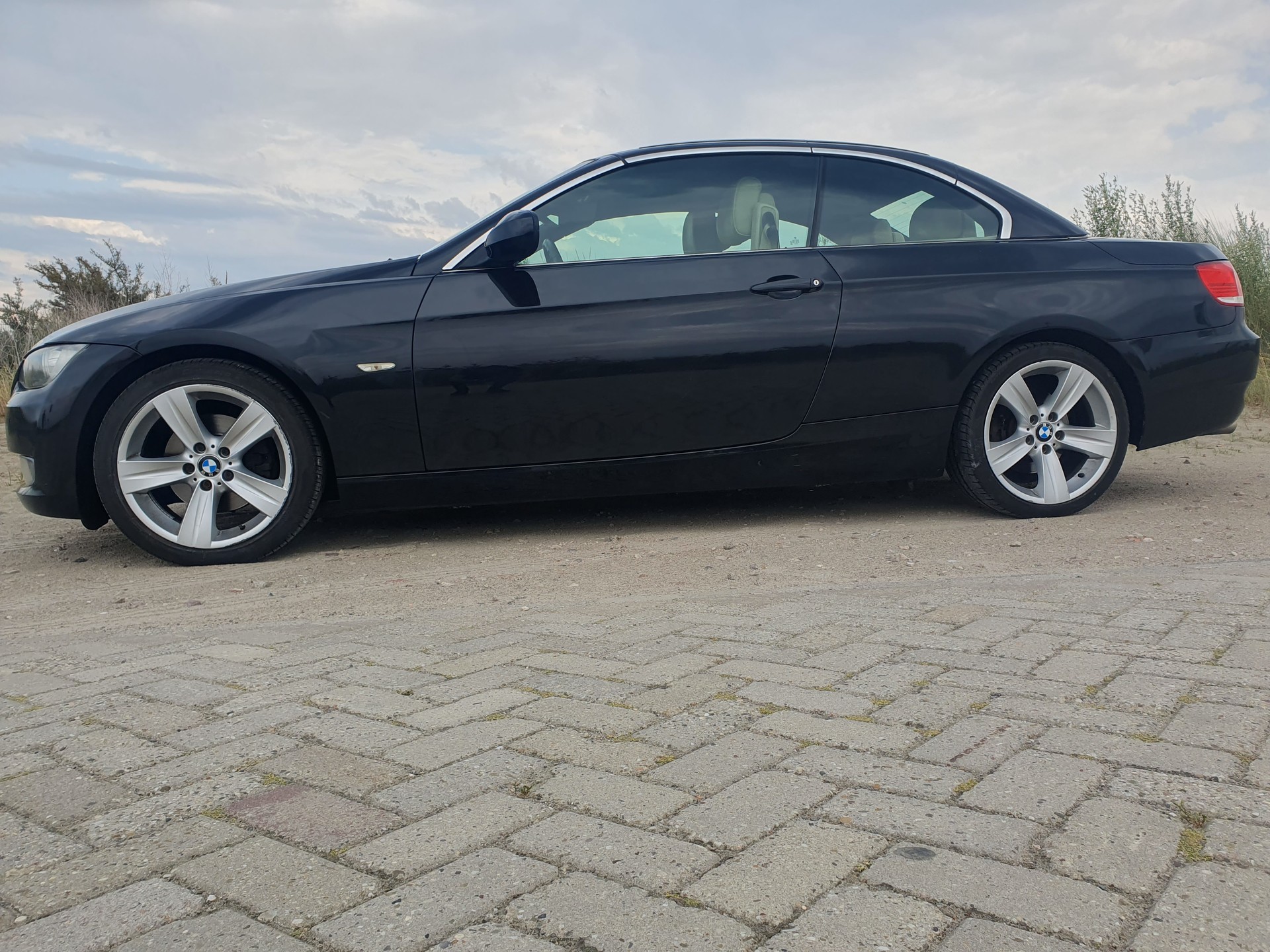 BMW 320-image-0