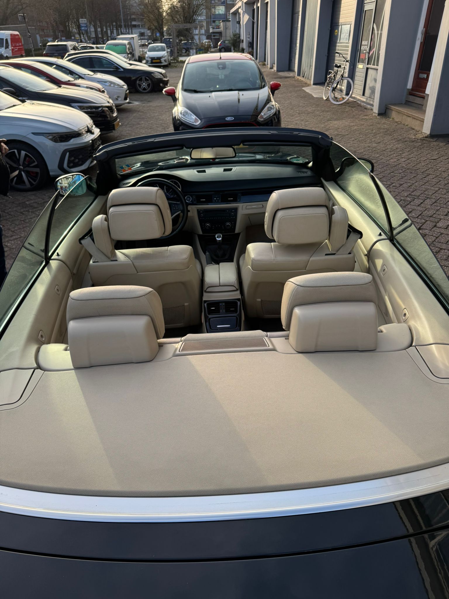 BMW 320-image-8