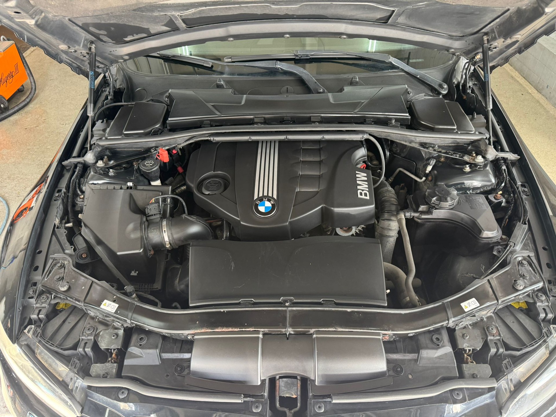 BMW 320-image-13