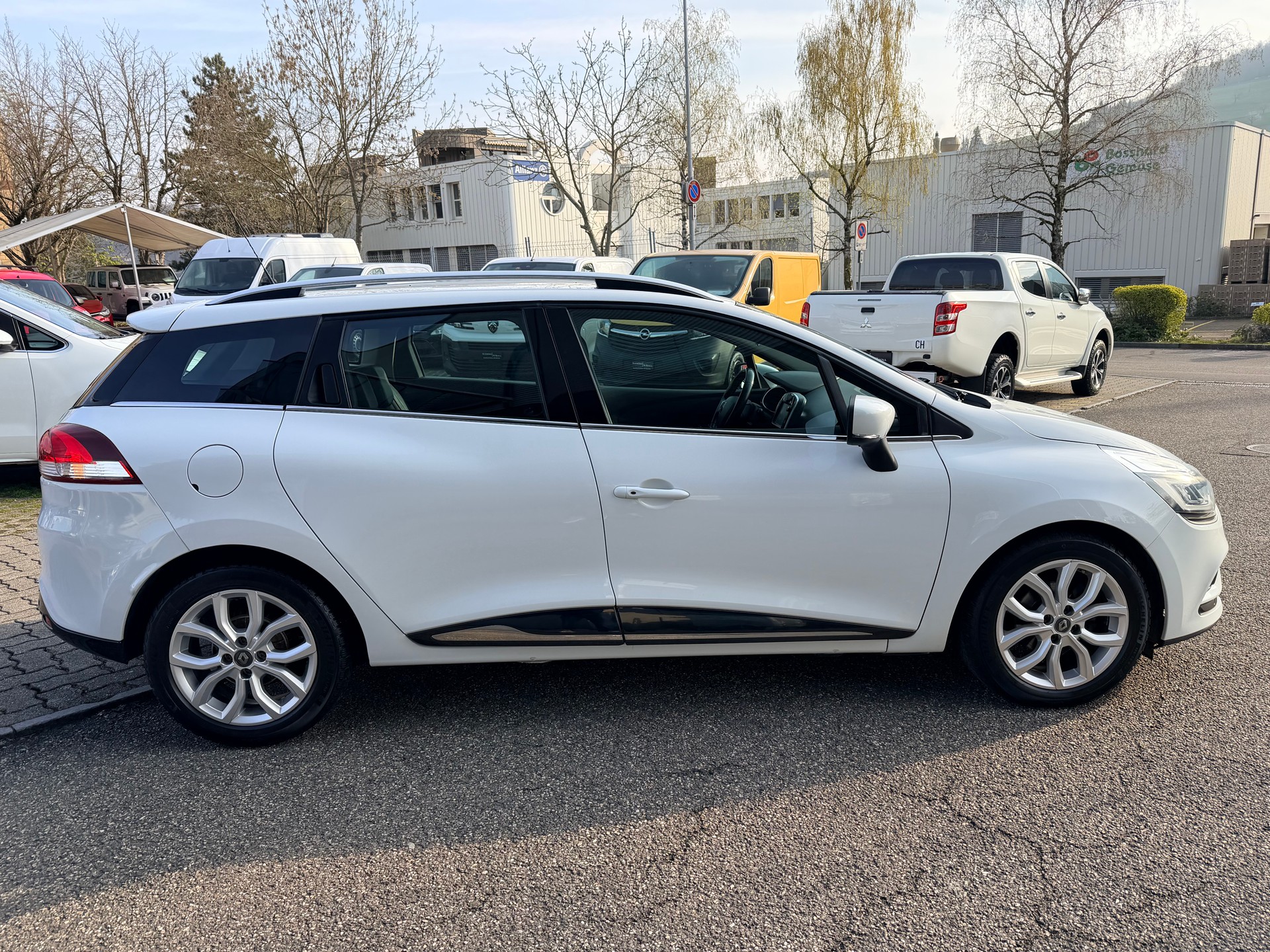 RENAULT Clio Grandtour 1.5 dCi Intens EDC-image-1