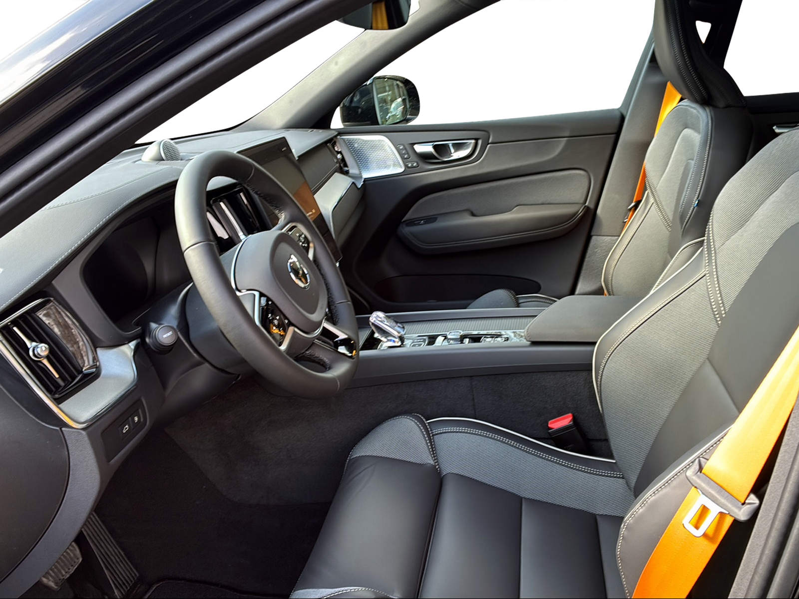 VOLVO XC60 2.0 T8 TE Polestar eAWD-image-9