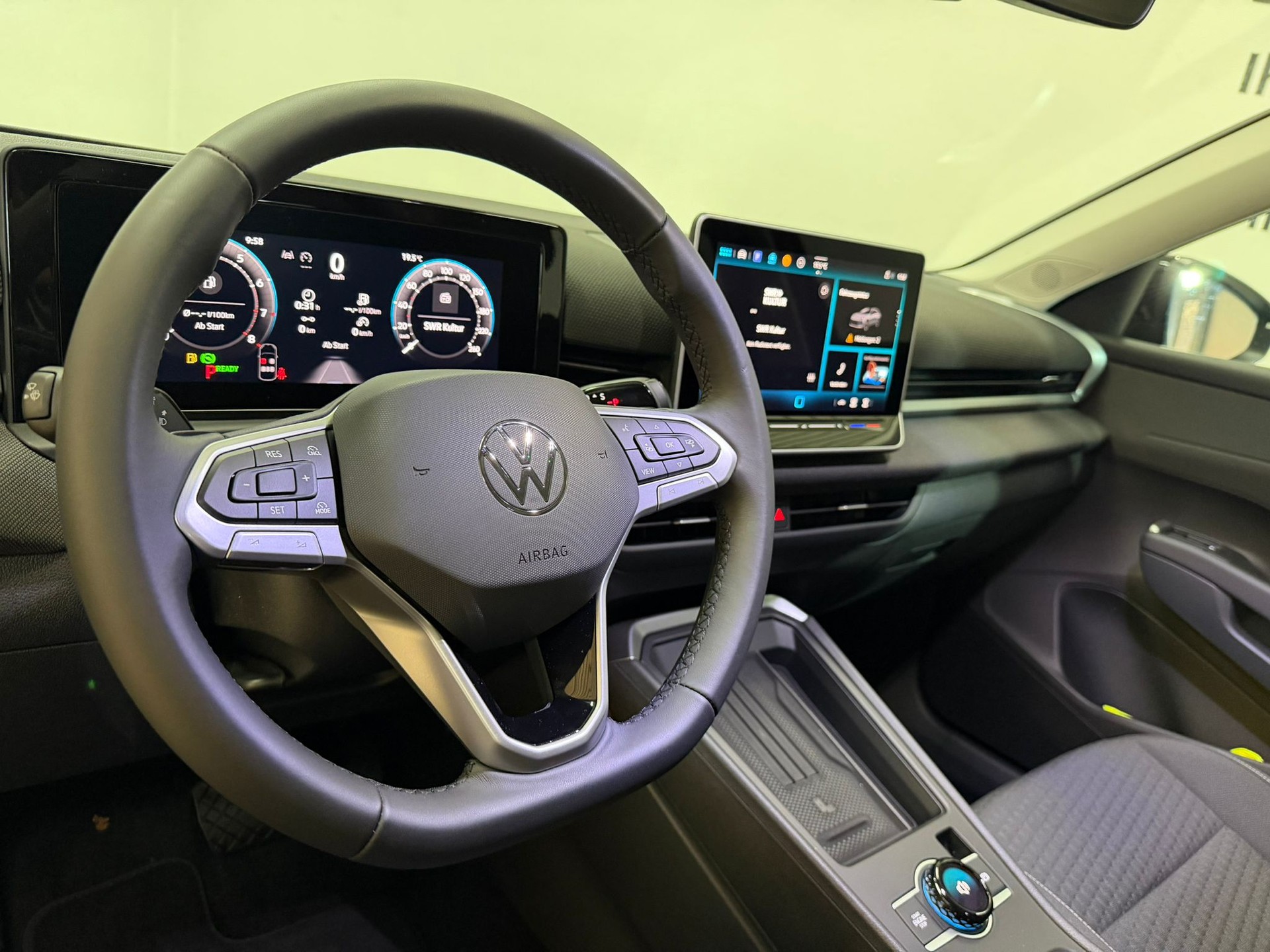 VW T-Roc 1.5 eTSI mHEV Trend DSG-image-5