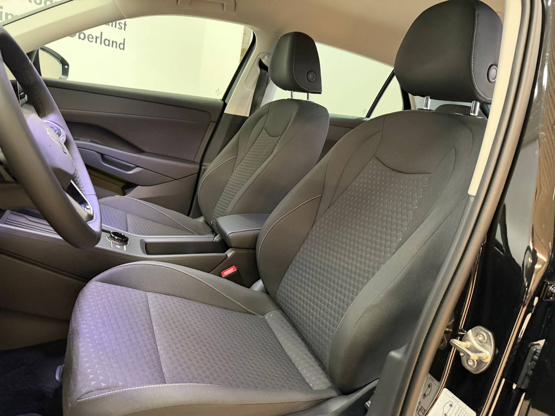 VW T-Roc 1.5 eTSI mHEV Trend DSG-image-8